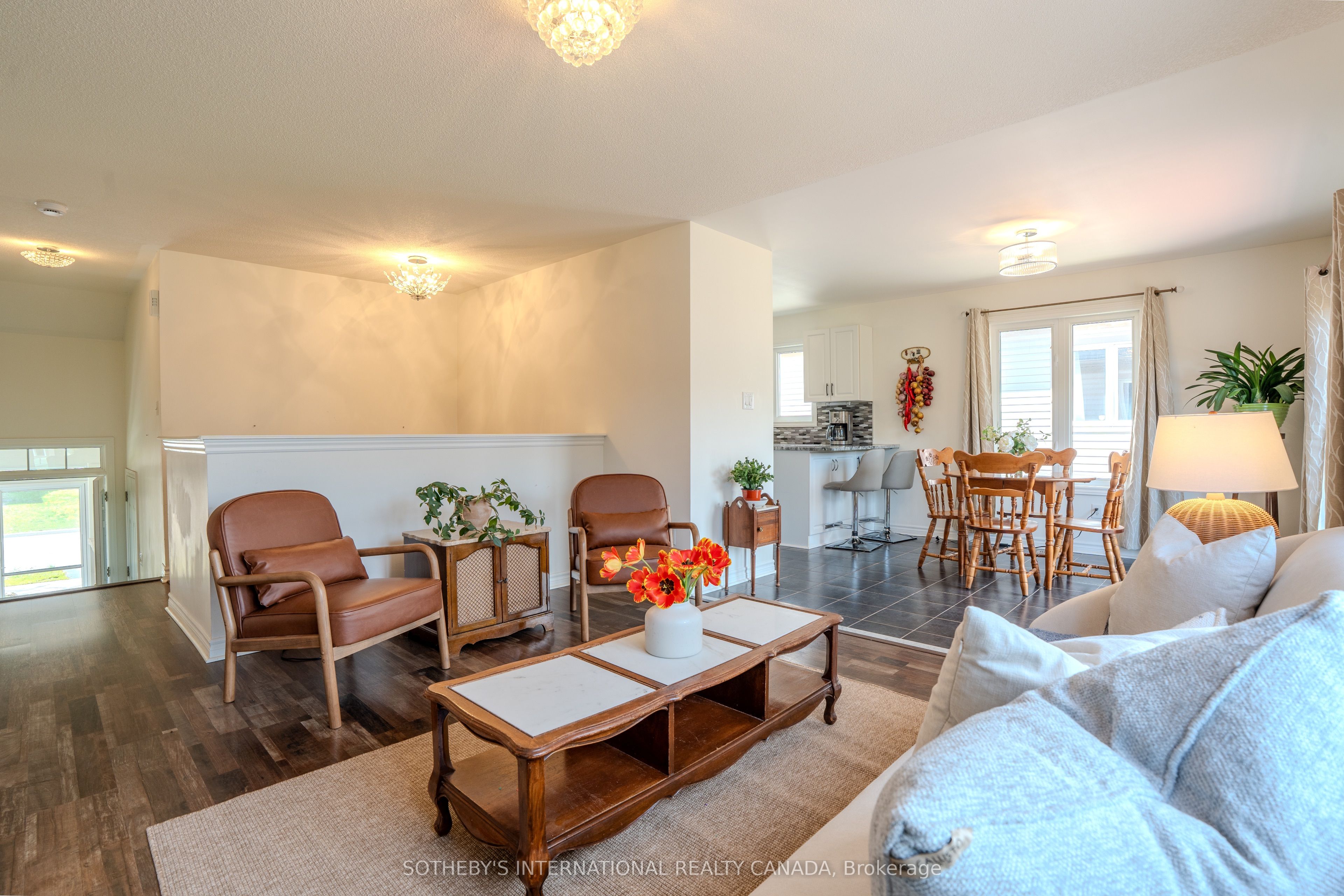 19 Grand Poplar Lane Property Photo 8