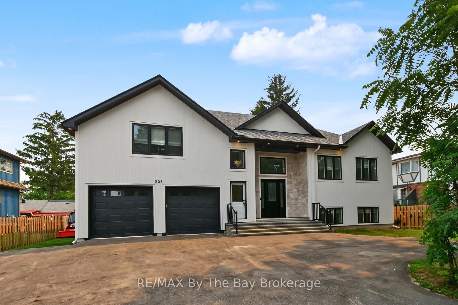 208 Thomas Street Property Photo 1