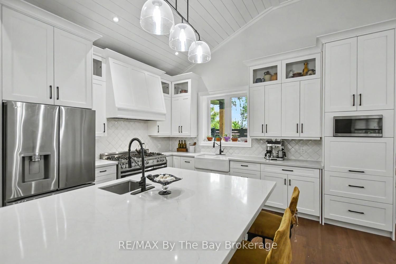 208 Thomas Street Property Photo 2