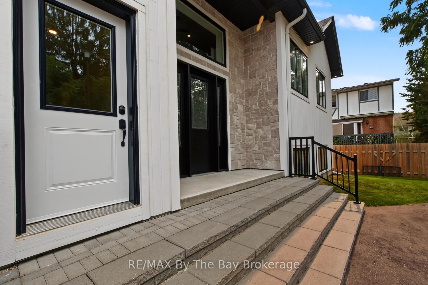 208 Thomas Street Property Photo 5