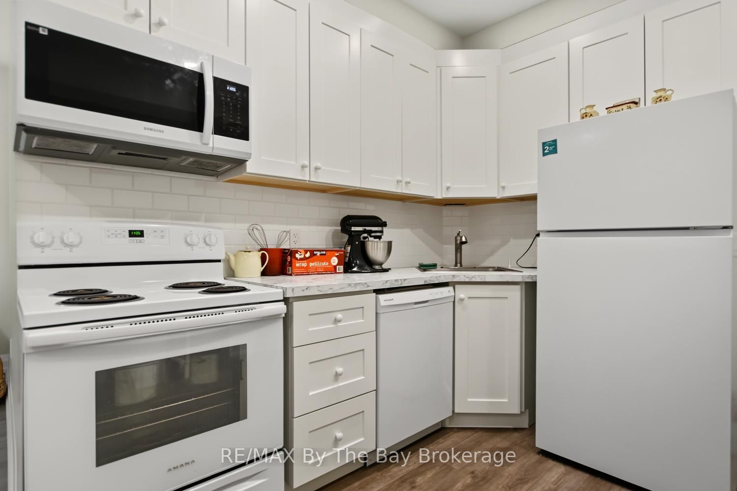 208 Thomas Street Property Photo 6