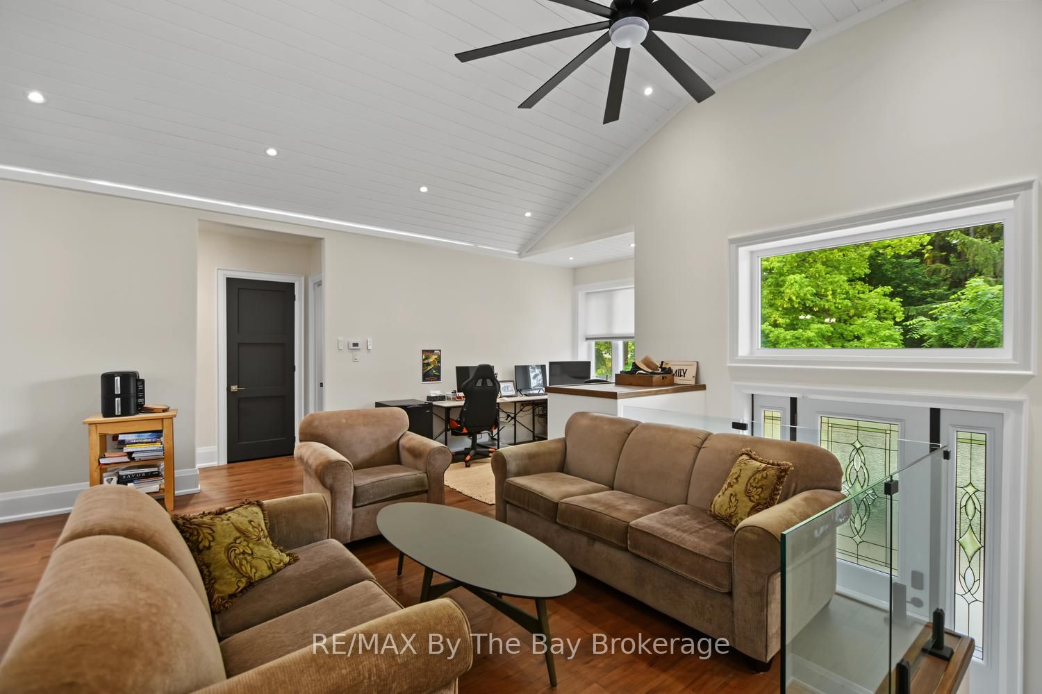 208 Thomas Street Property Photo 11