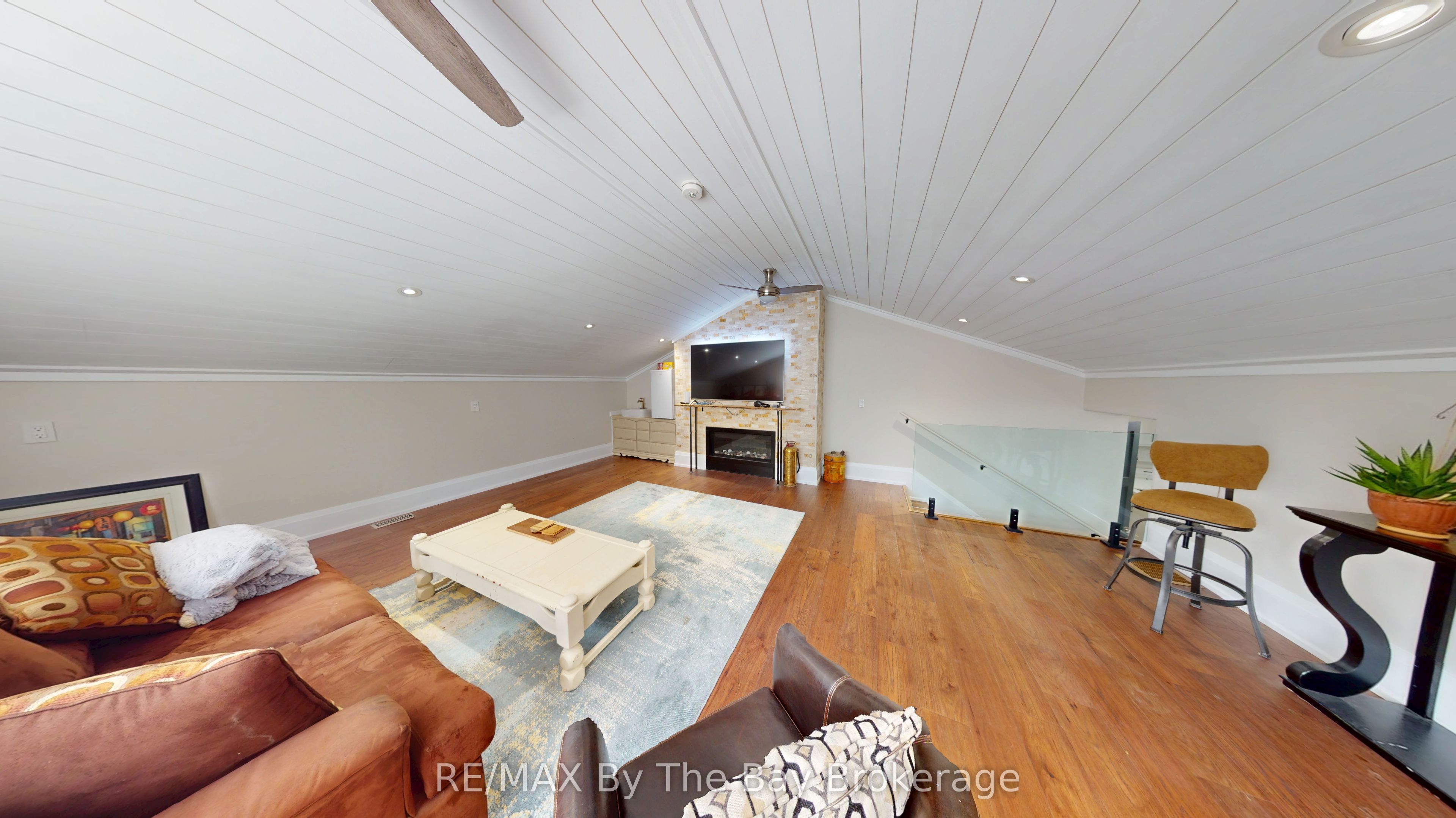 208 Thomas Street Property Photo 24