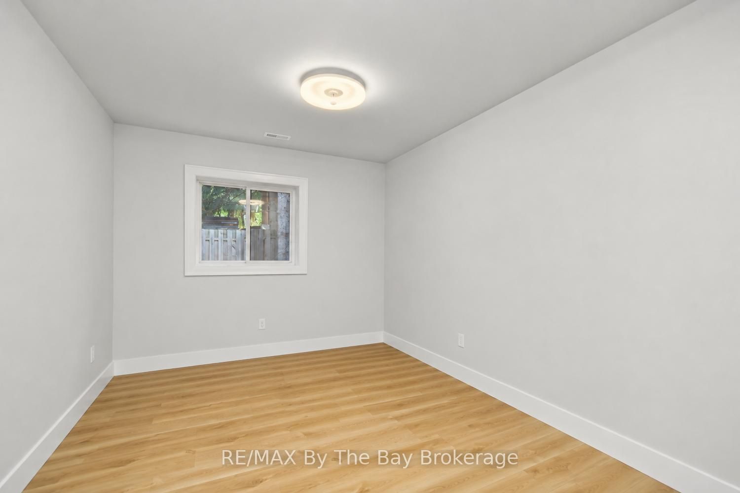 208 Thomas Street Property Photo 38
