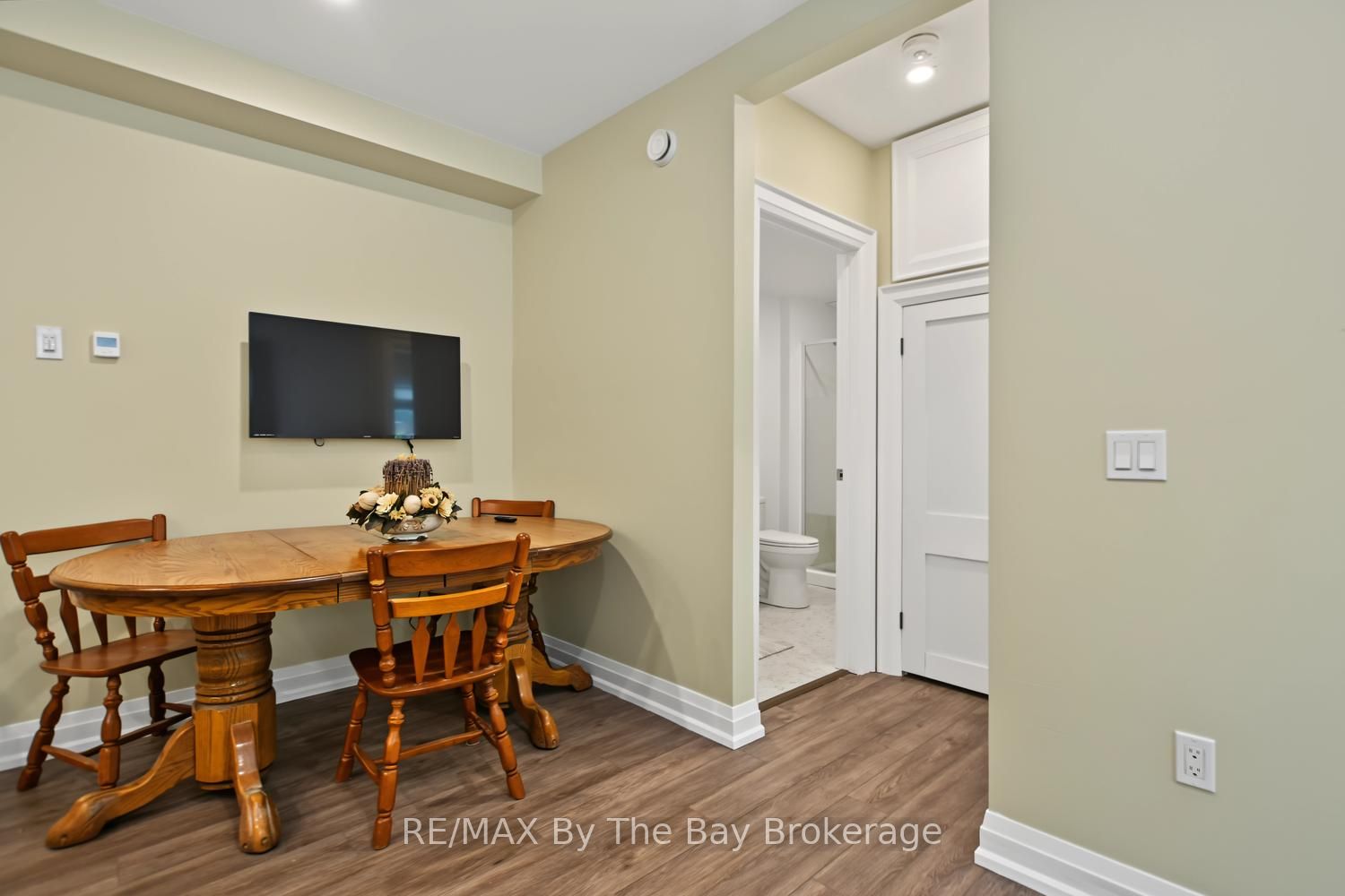 208 Thomas Street Property Photo 44