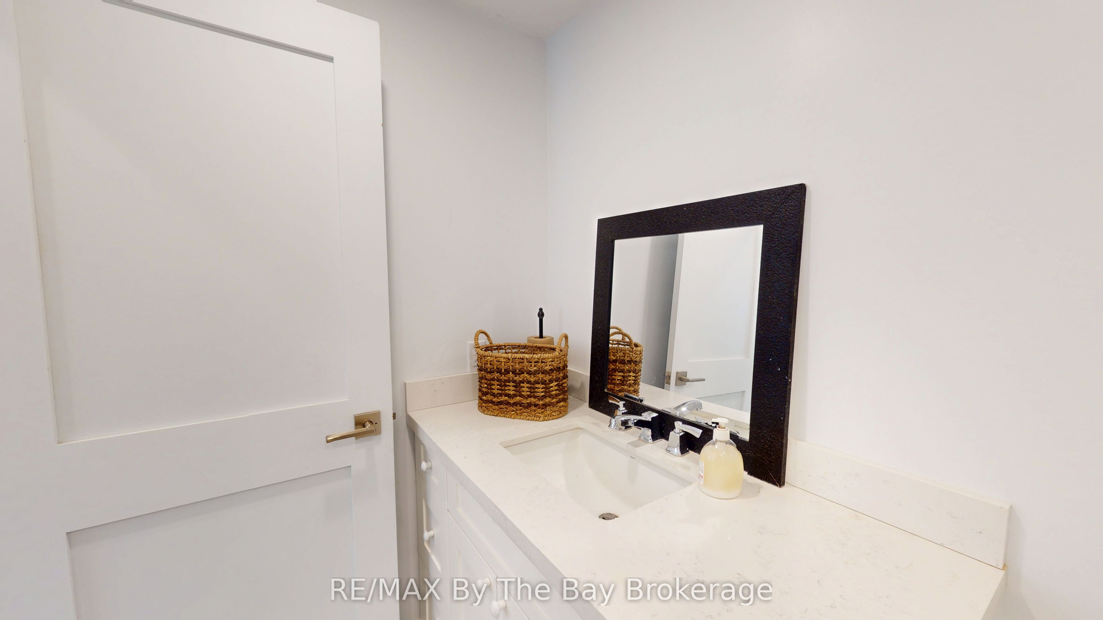 208 Thomas Street Property Photo 46