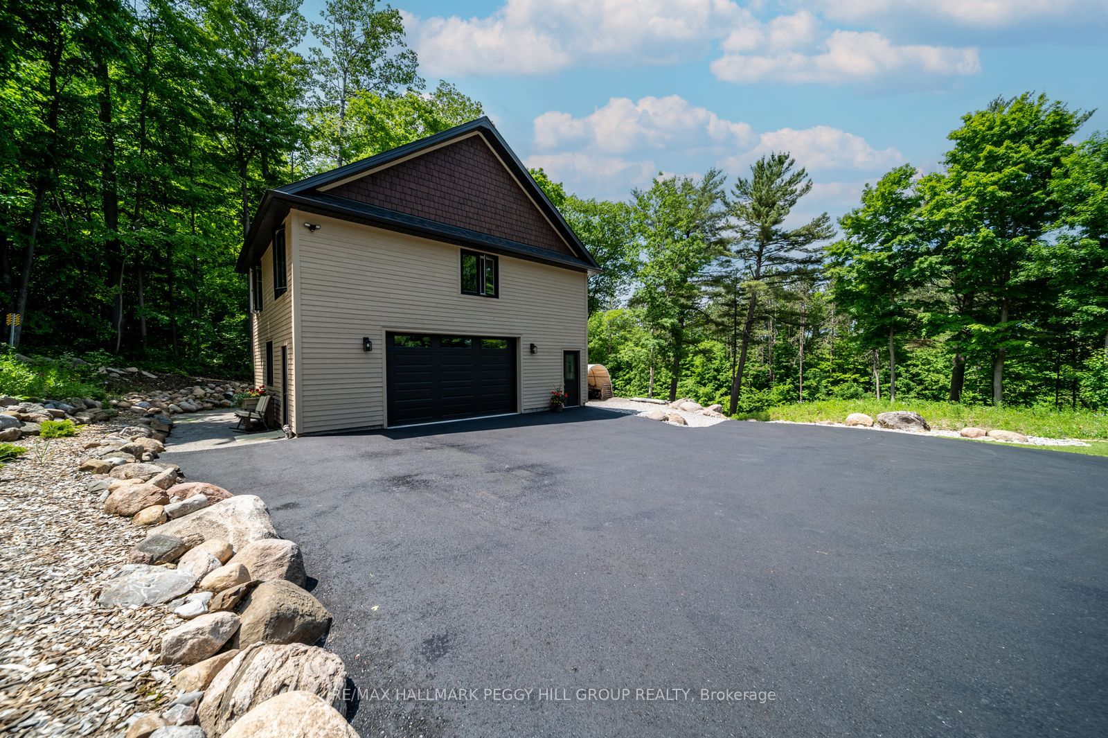 1087 Vindin Street Property Photo 20