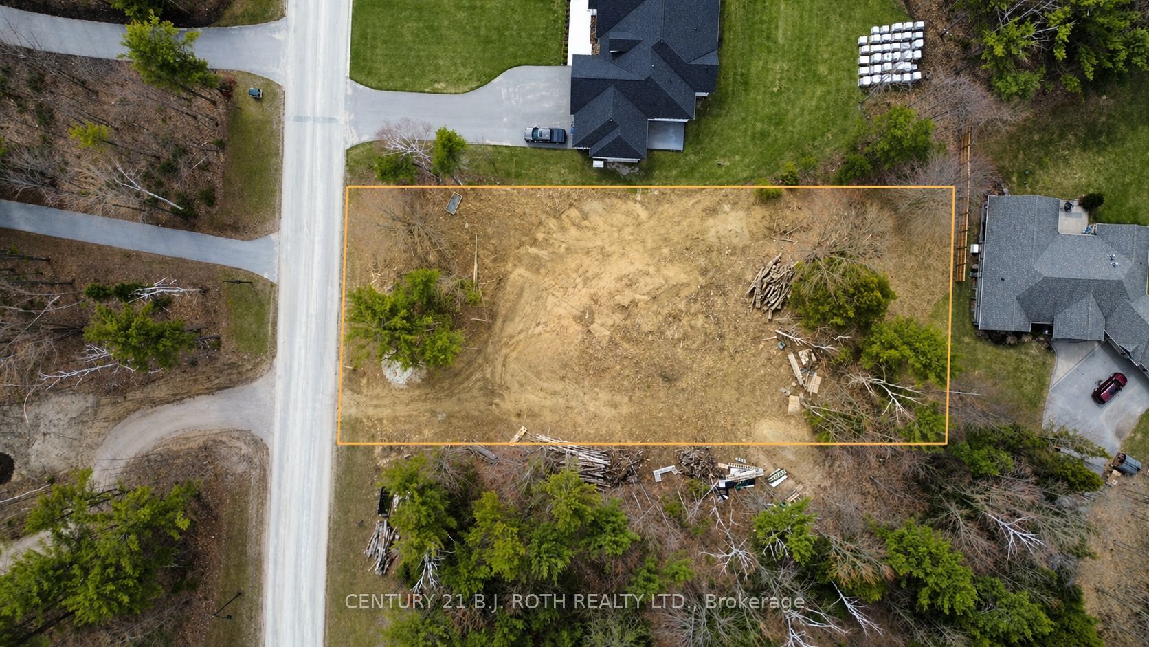 35 Marni Lane Property Photo 4