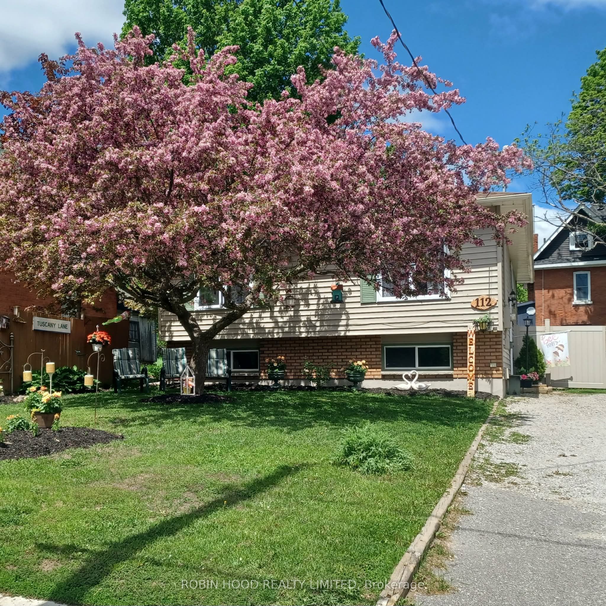 112 Borland Street E Property Photo 1