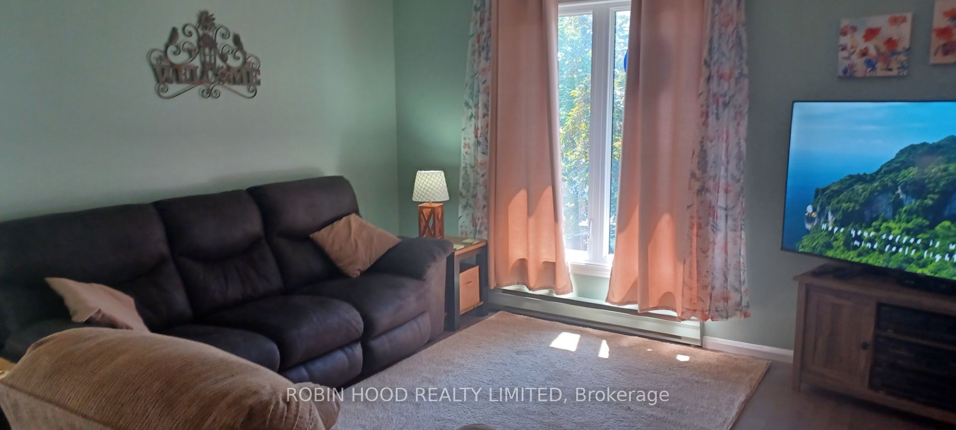 112 Borland Street E Property Photo 7