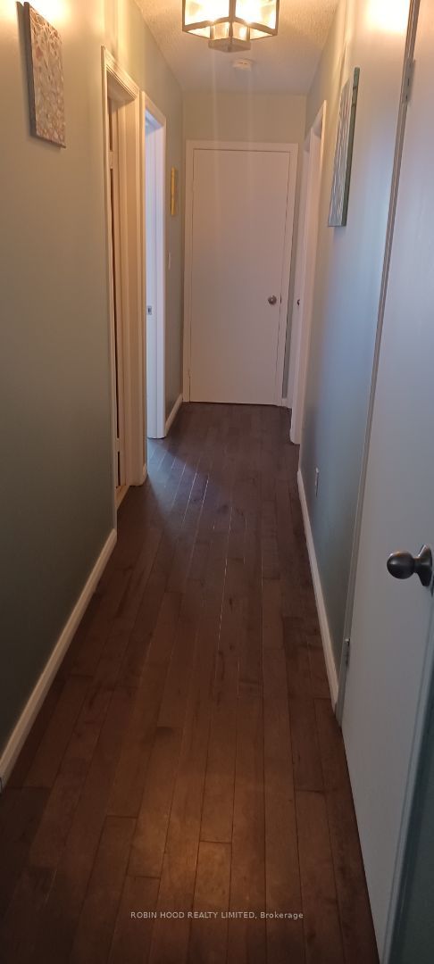 112 Borland Street E Property Photo 10