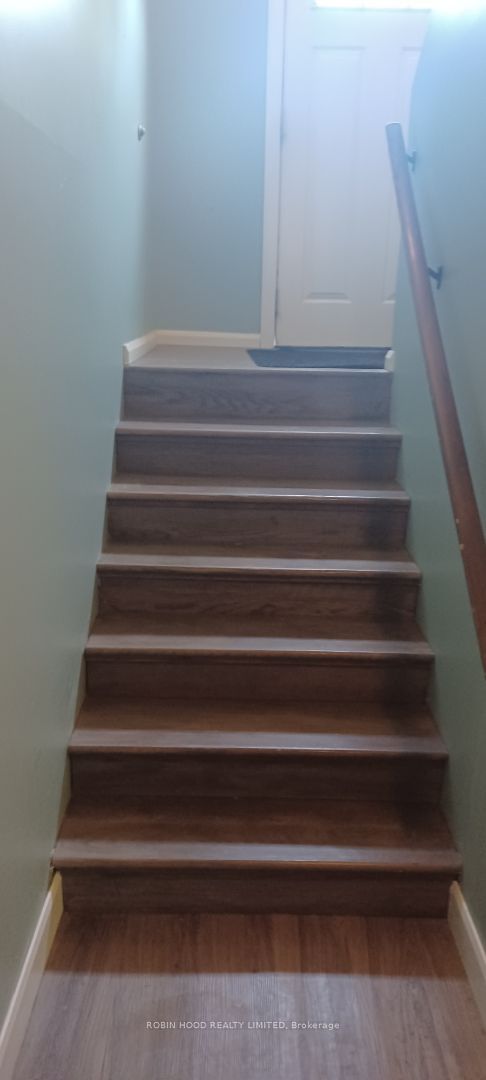 112 Borland Street E Property Photo 14