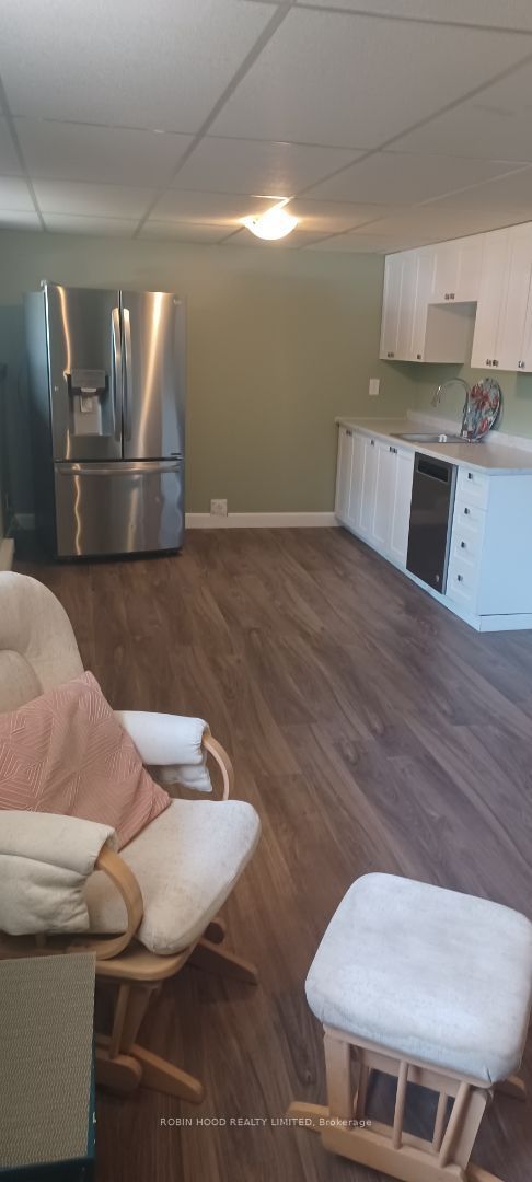 112 Borland Street E Property Photo 18