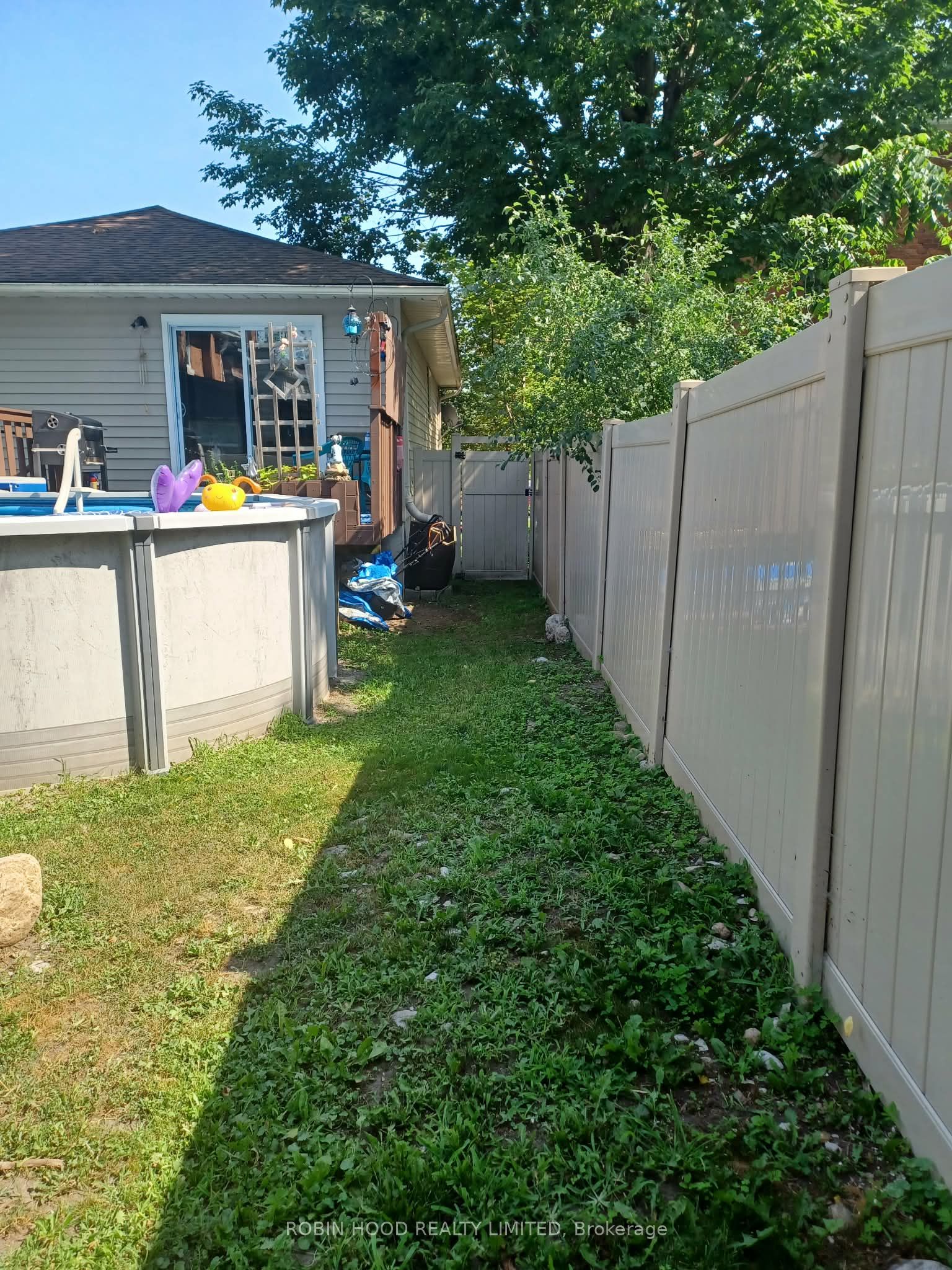 112 Borland Street E Property Photo 26