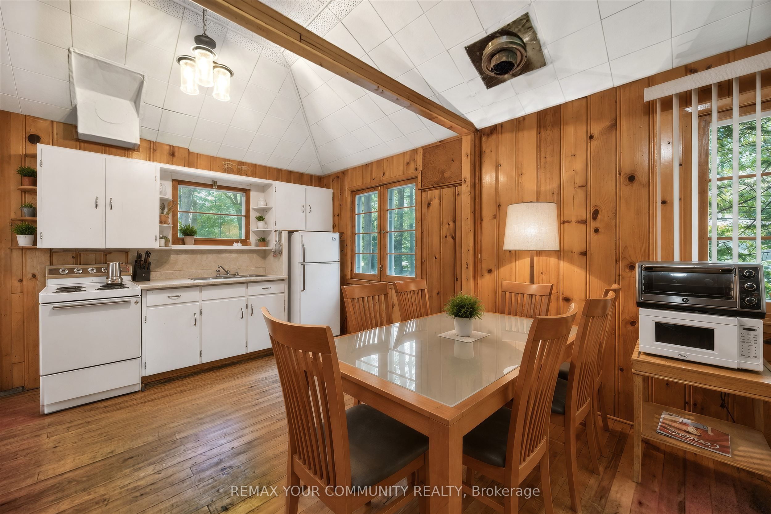 341 Tiny Beaches Road N Property Photo 10