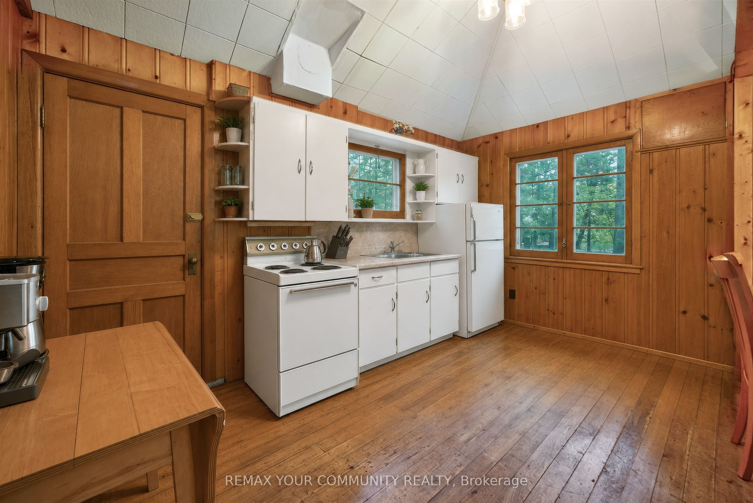 341 Tiny Beaches Road N Property Photo 15