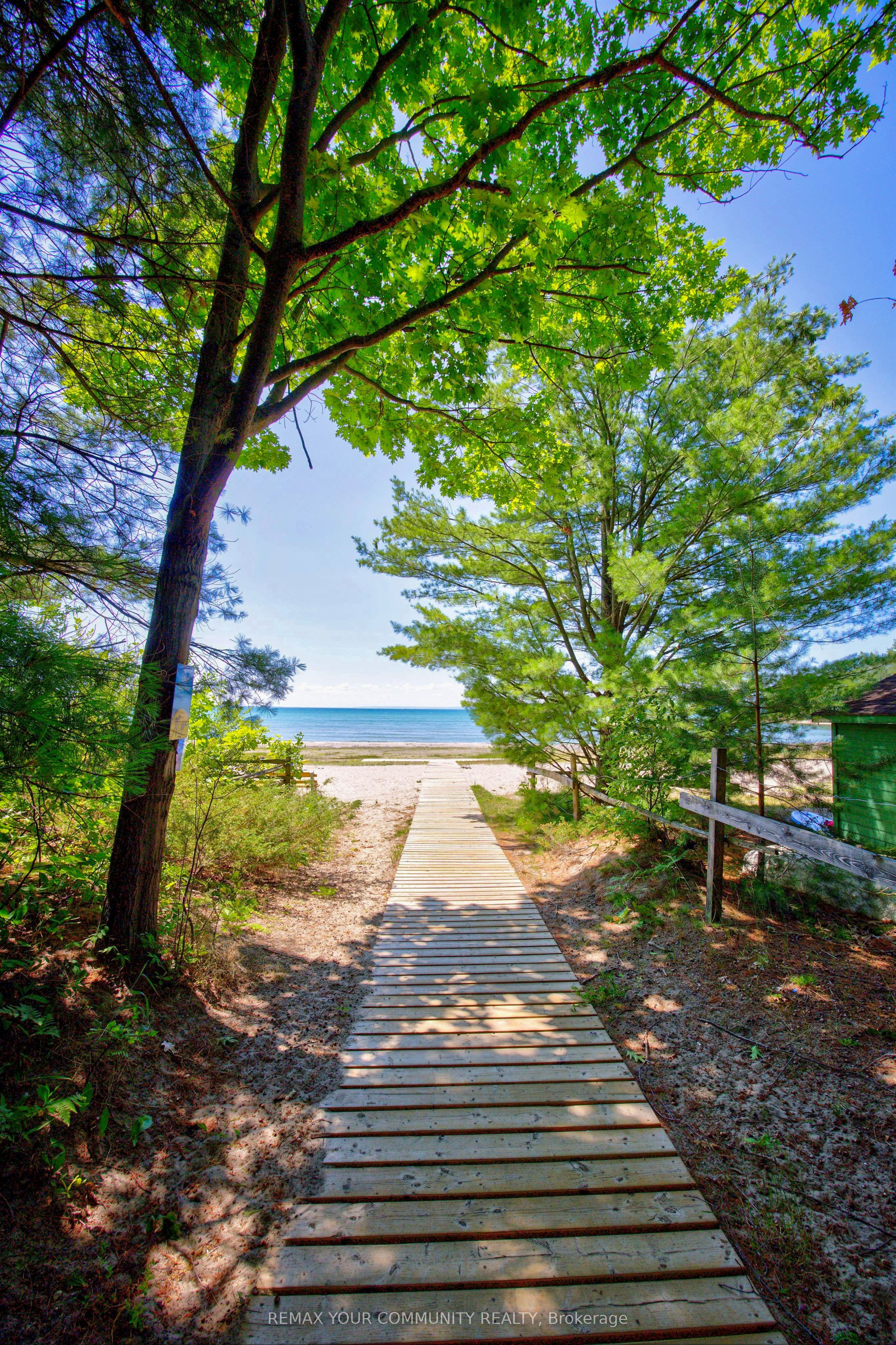 341 Tiny Beaches Road N Property Photo 26