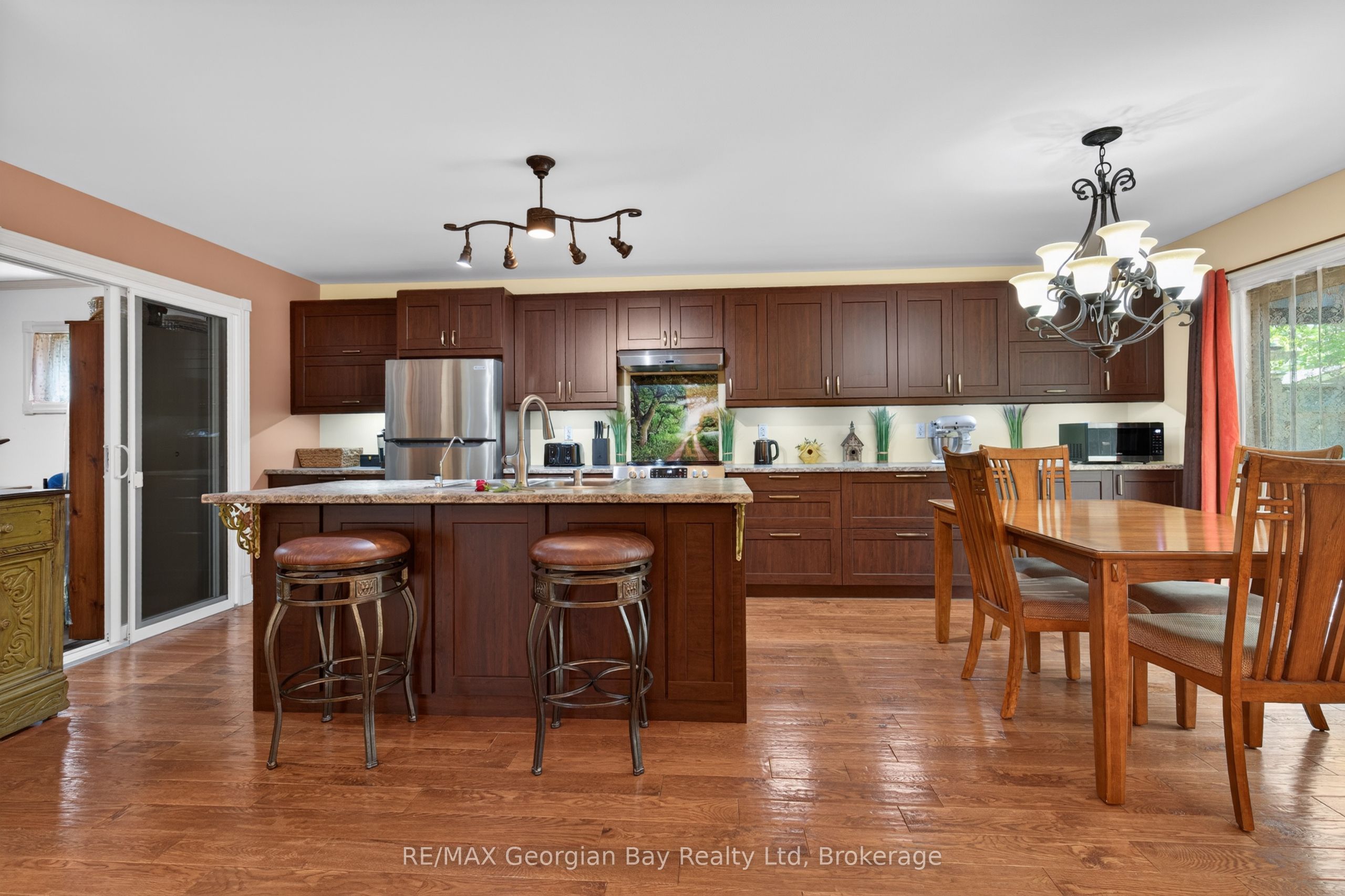 344 Fourth Street Property Photo 9