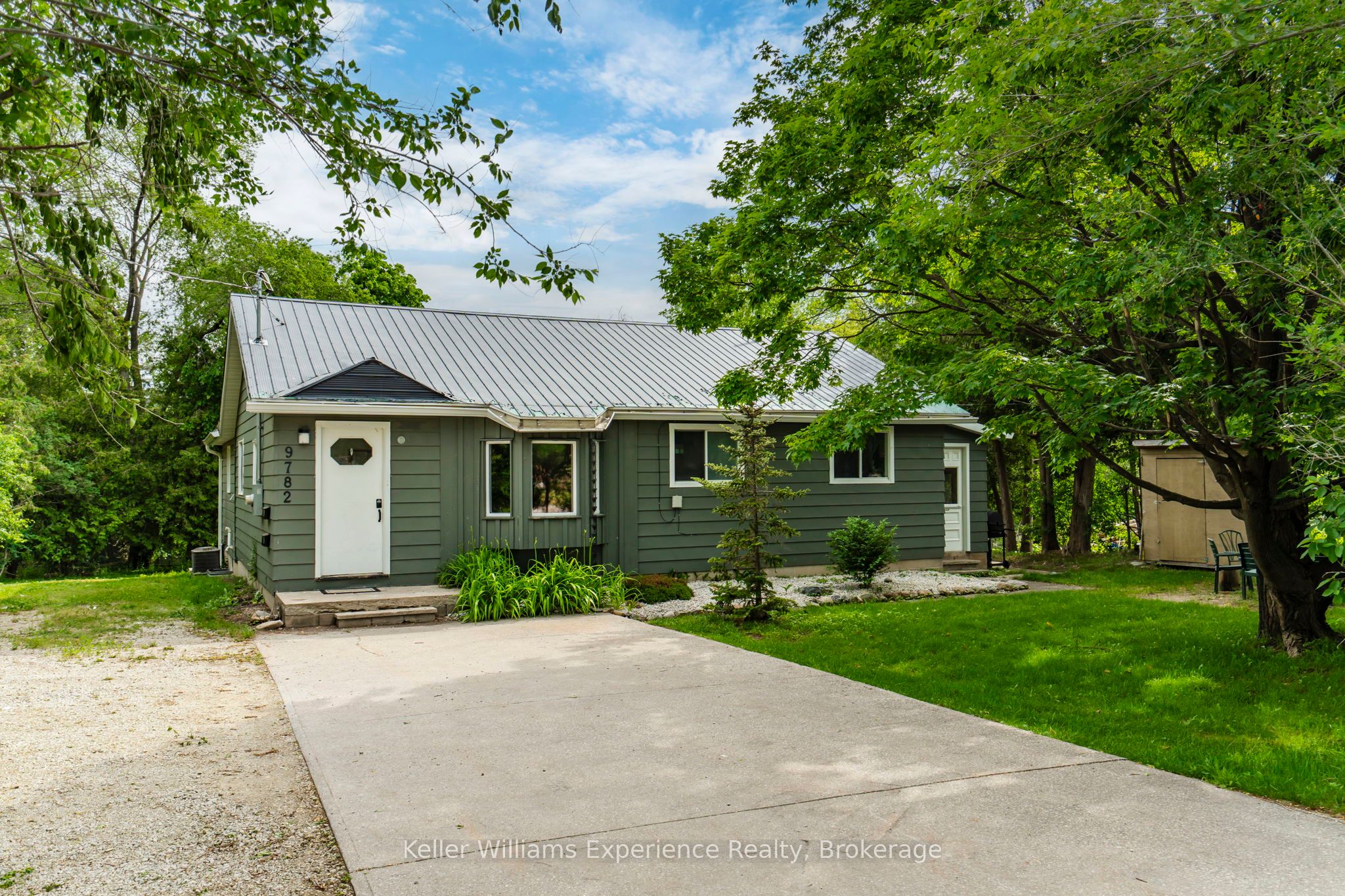 9782 Beachwood Drive Property Photo 1