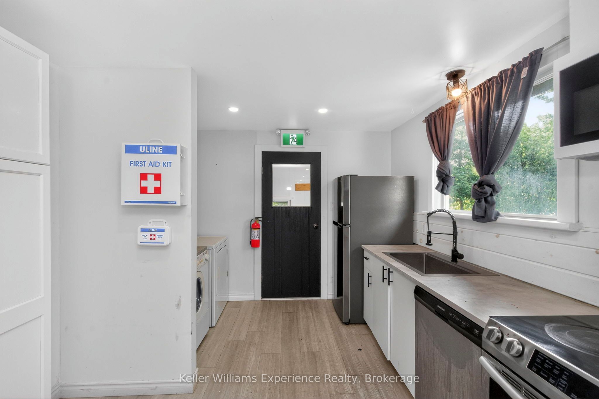9782 Beachwood Drive Property Photo 18