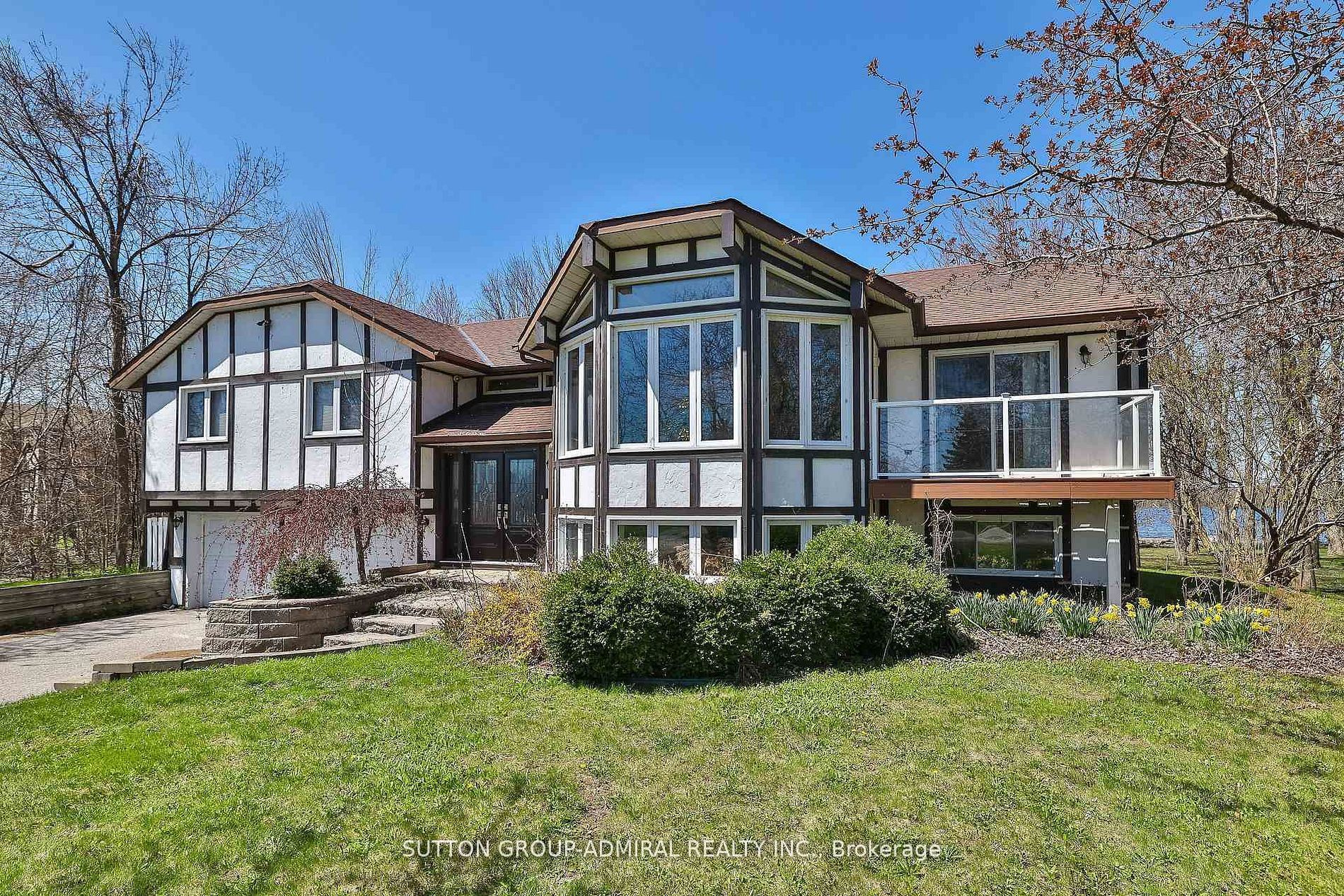182 Bayshore Drive Property Photo 4