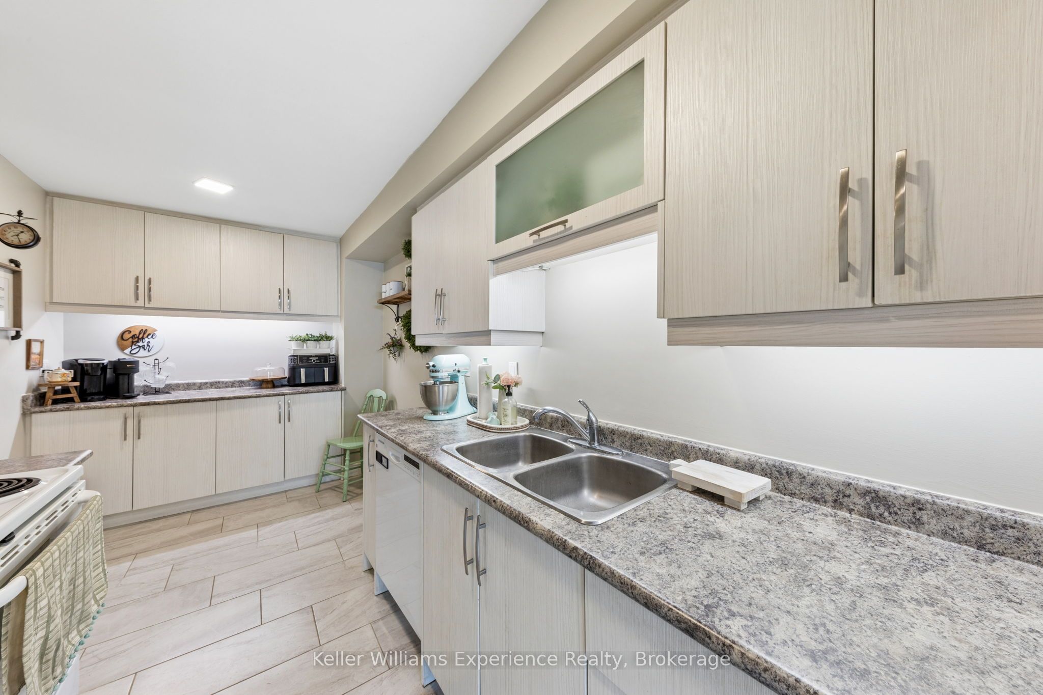 2 Bernick Drive 23 Property Photo 6