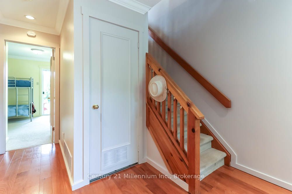 127 Fairway Crescent 21 Property Photo 2
