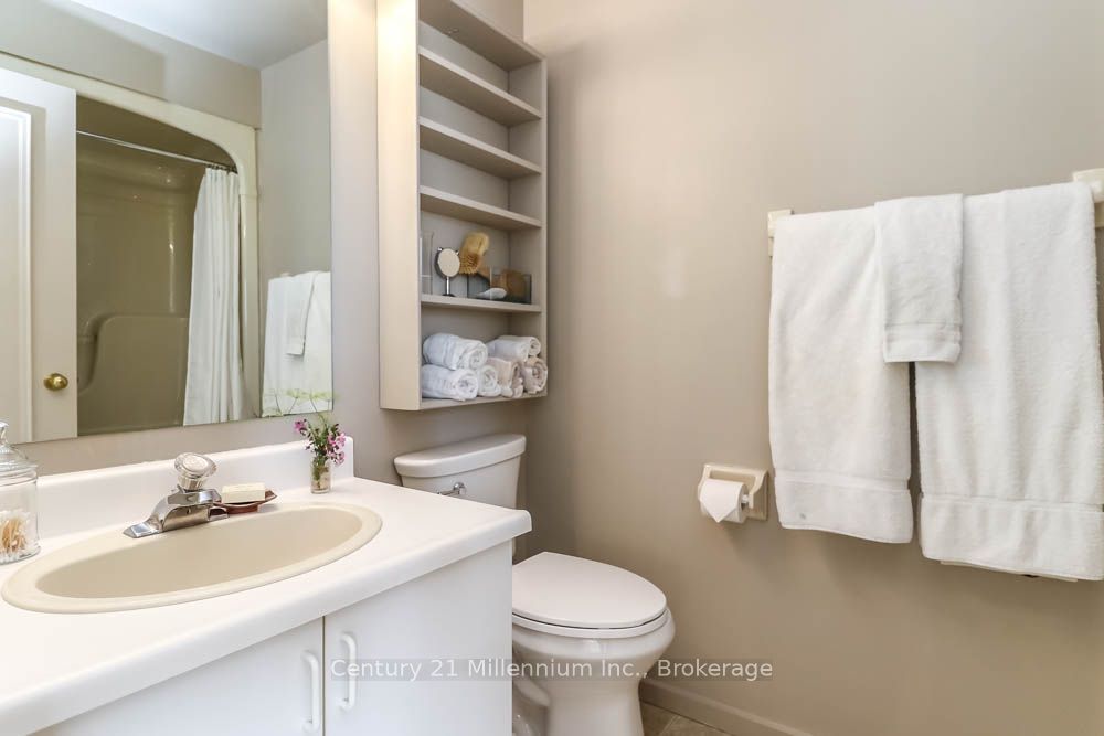 127 Fairway Crescent 21 Property Photo 15
