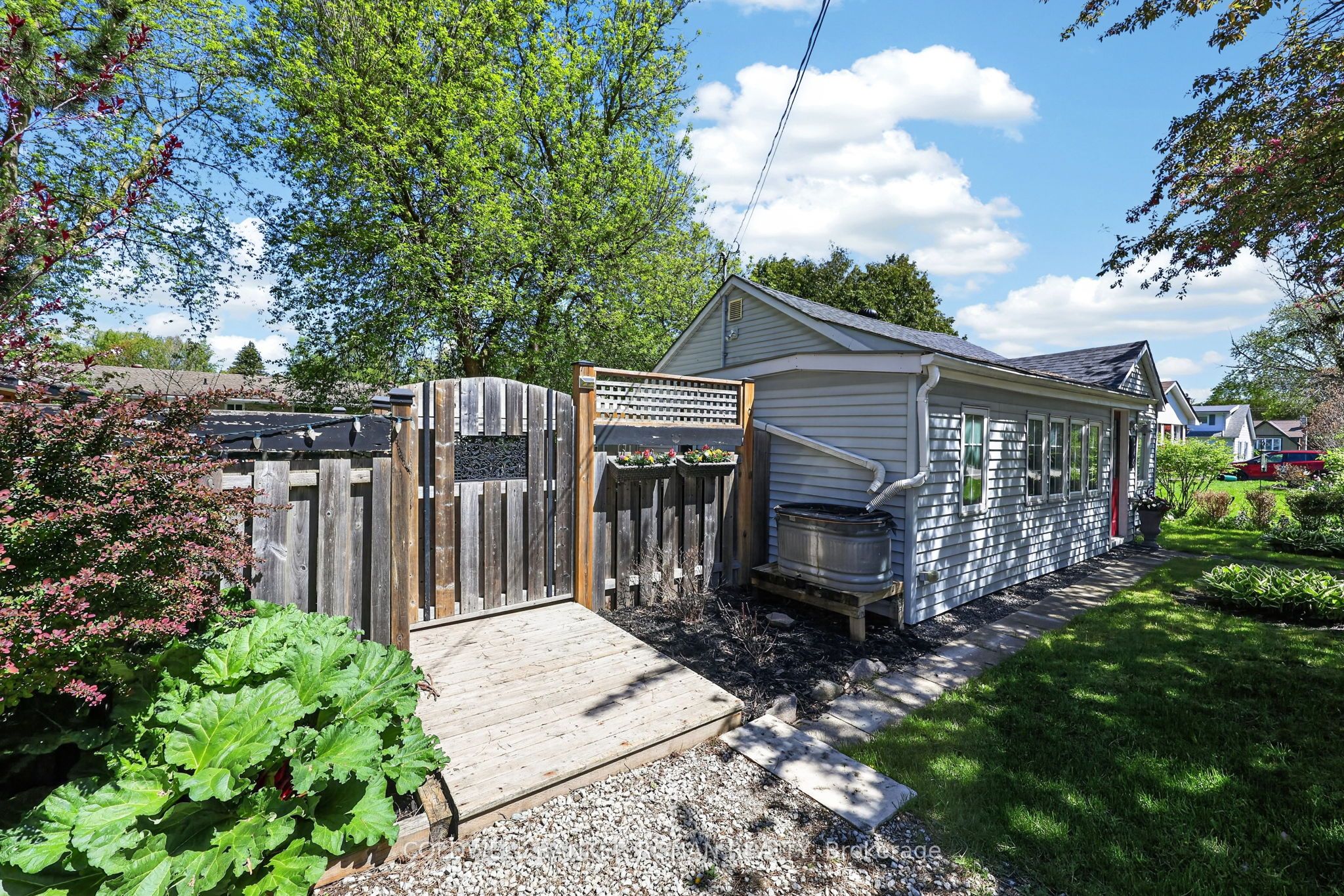 246 Weir Street Property Photo 4