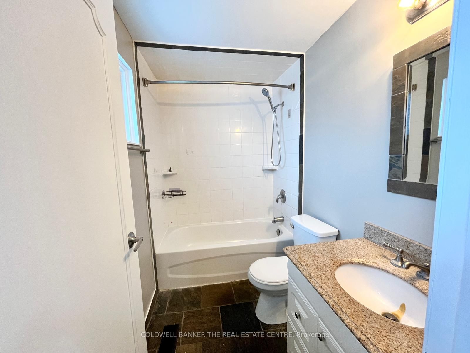 11 Chaucer Crescent Property Photo 5