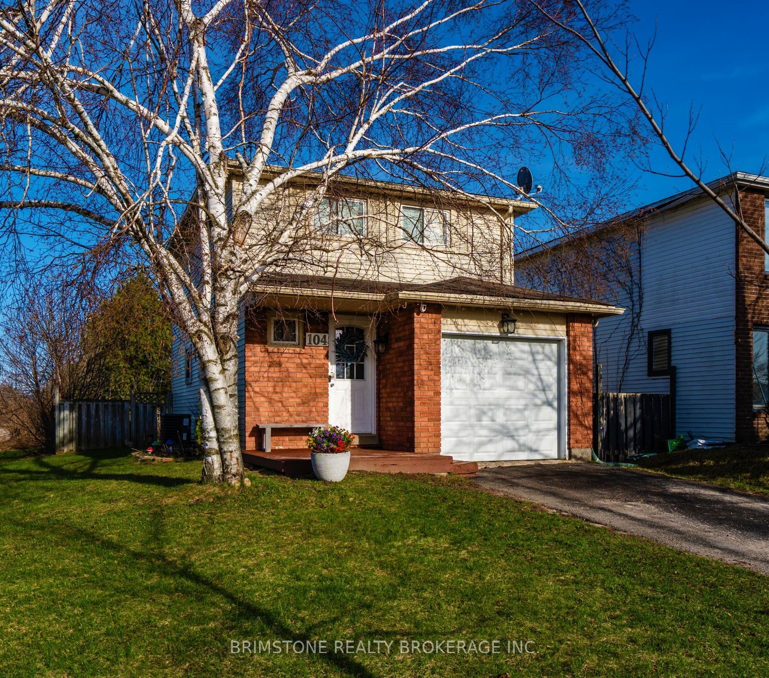 104 Hickling Trail Property Photo 2