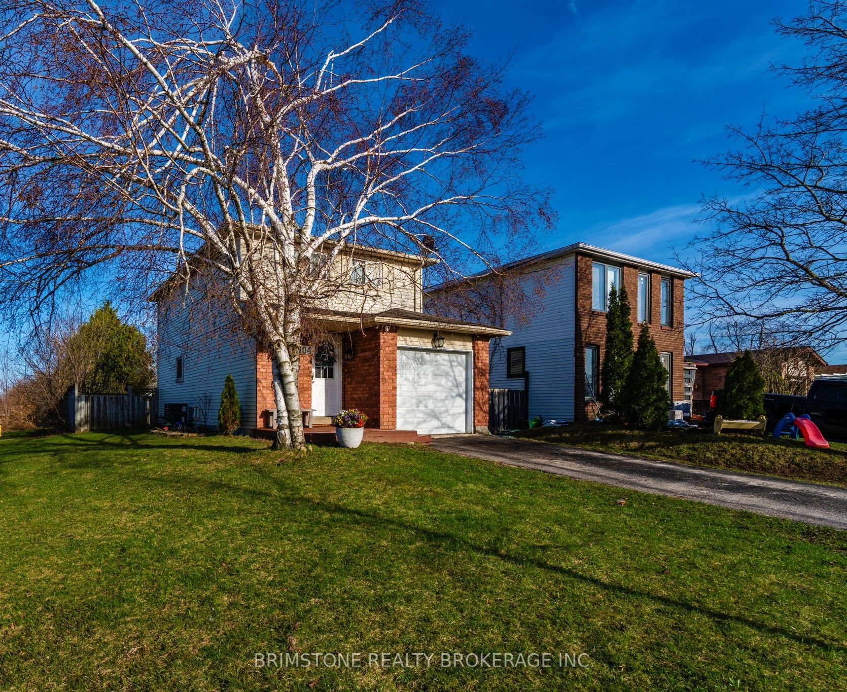 104 Hickling Trail Property Photo 3