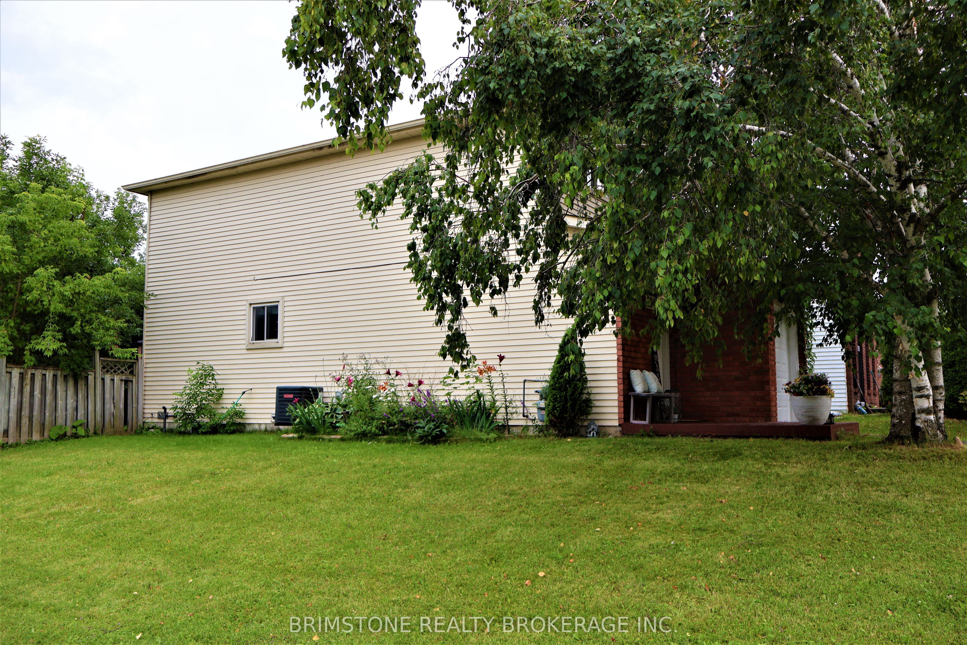 104 Hickling Trail Property Photo 5