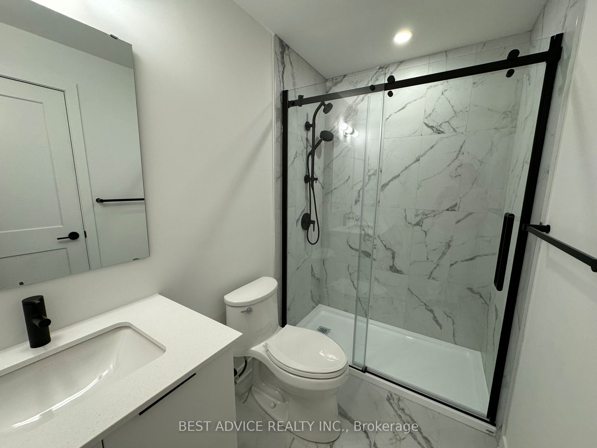 56 Lakeside Terrace 809 Property Photo 11