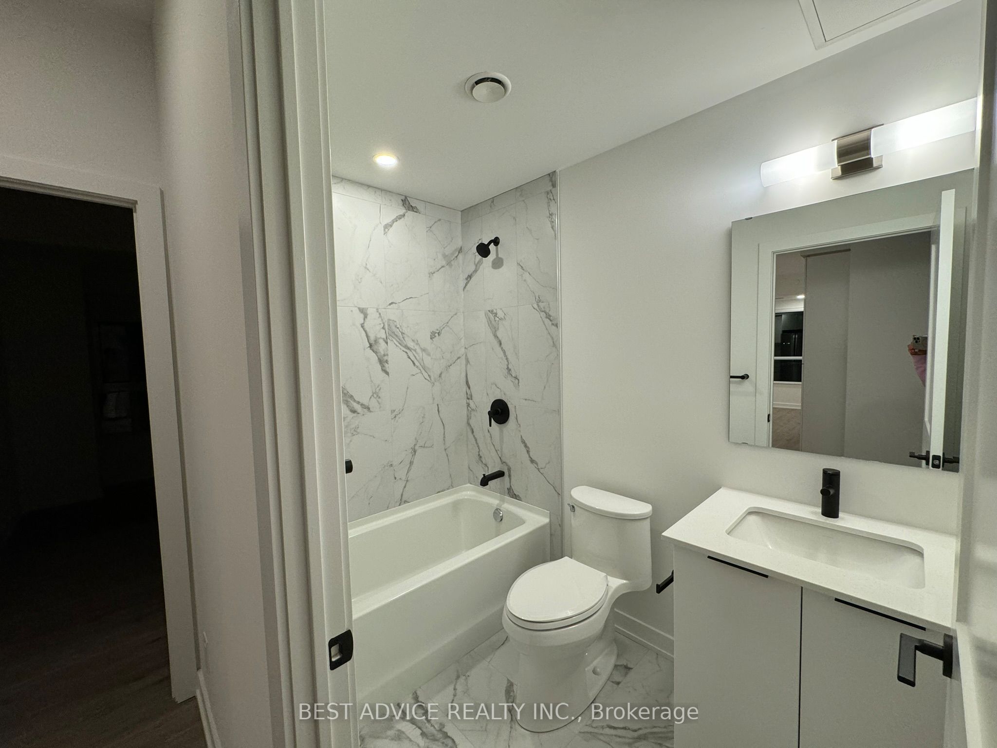 56 Lakeside Terrace 809 Property Photo 16
