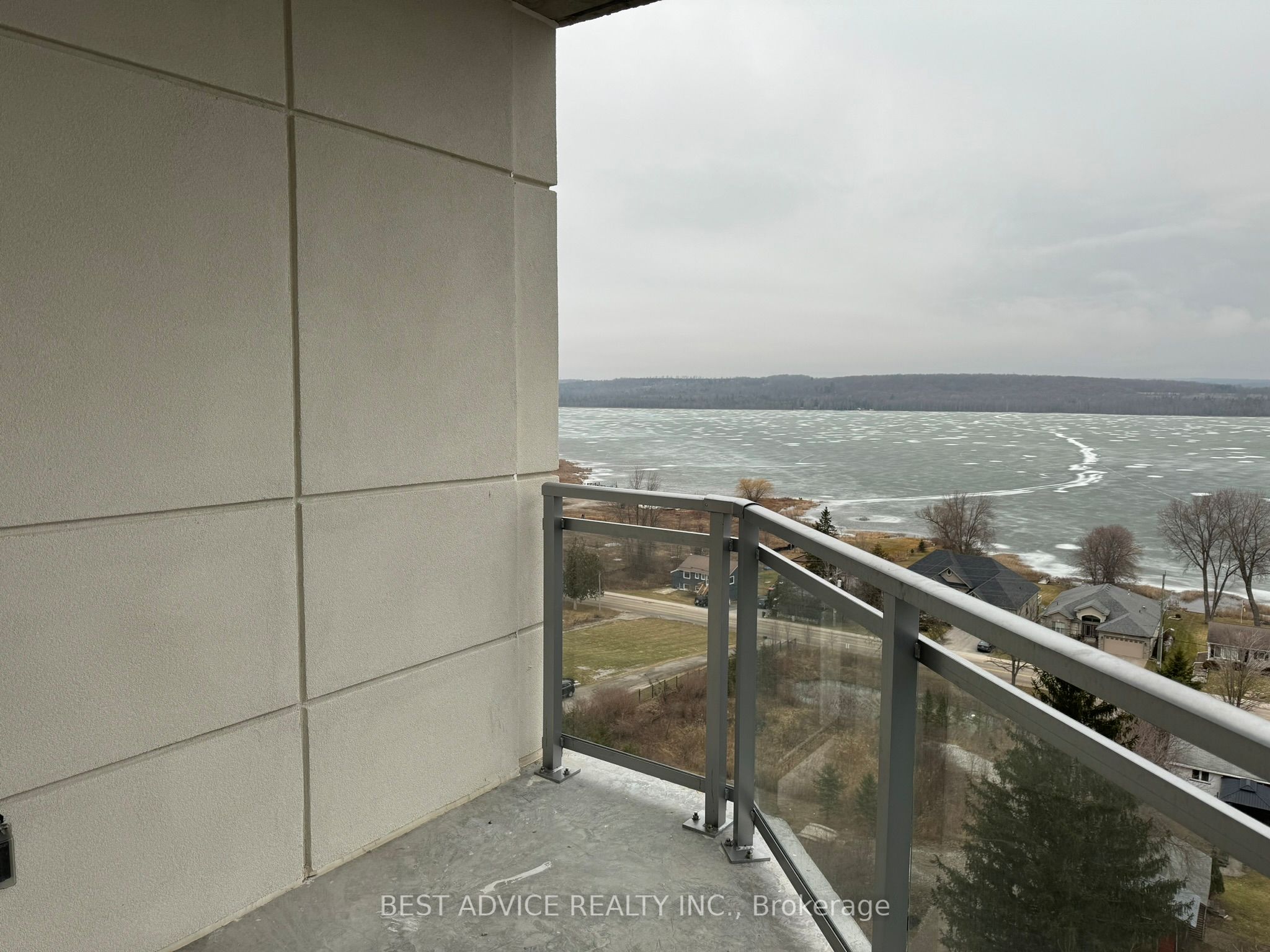 56 Lakeside Terrace 809 Property Photo 21