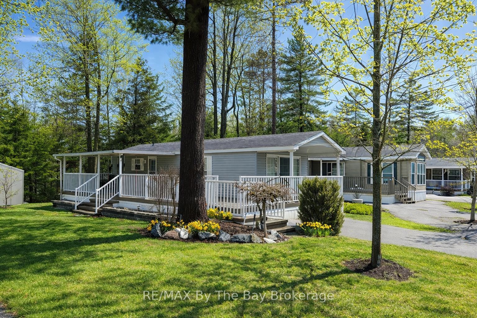 32 Temagami Trail Property Photo 1