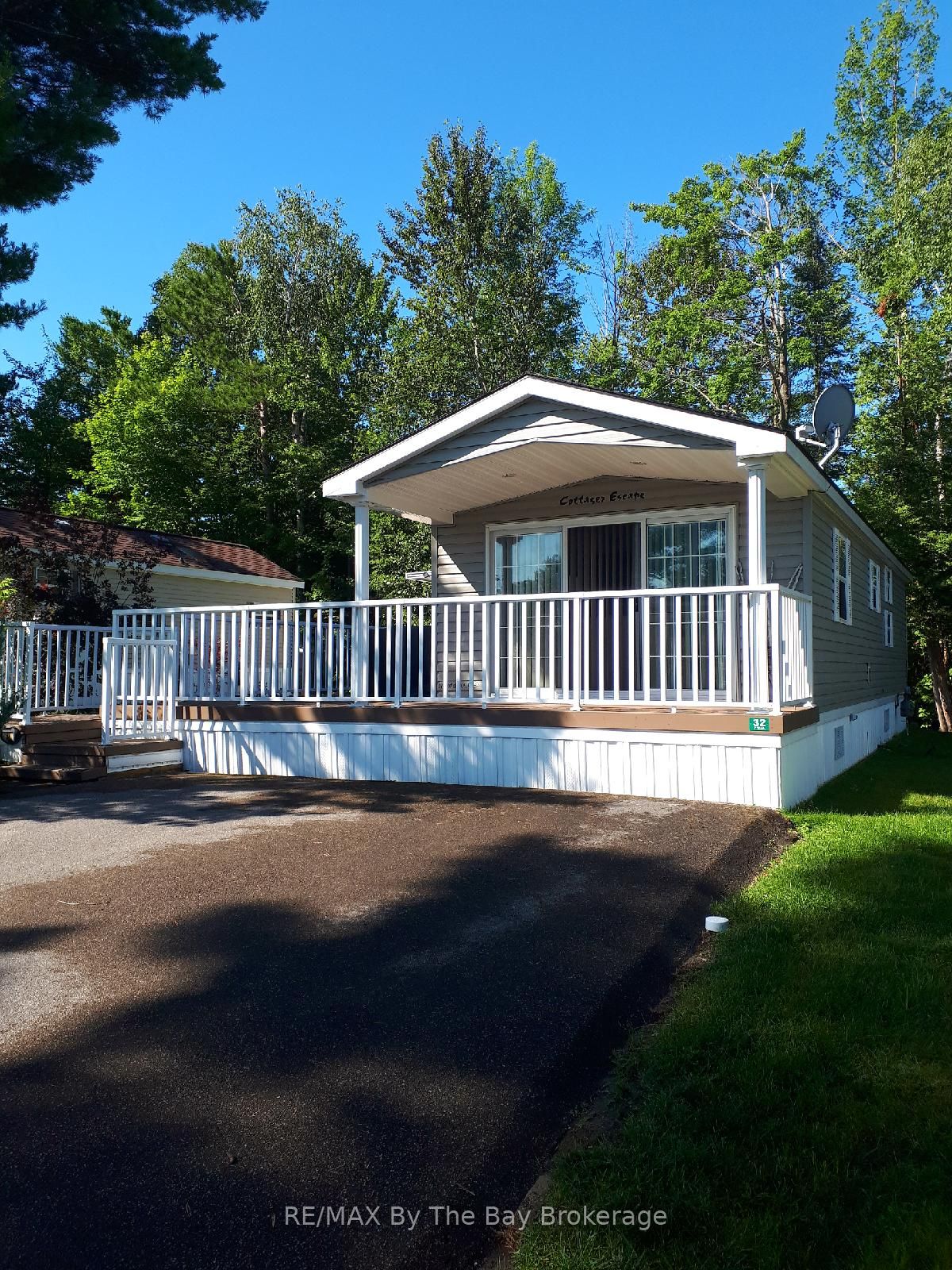 32 Temagami Trail Property Photo 5