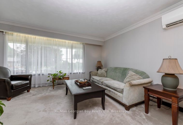 52 Gray Street Property Photo 4