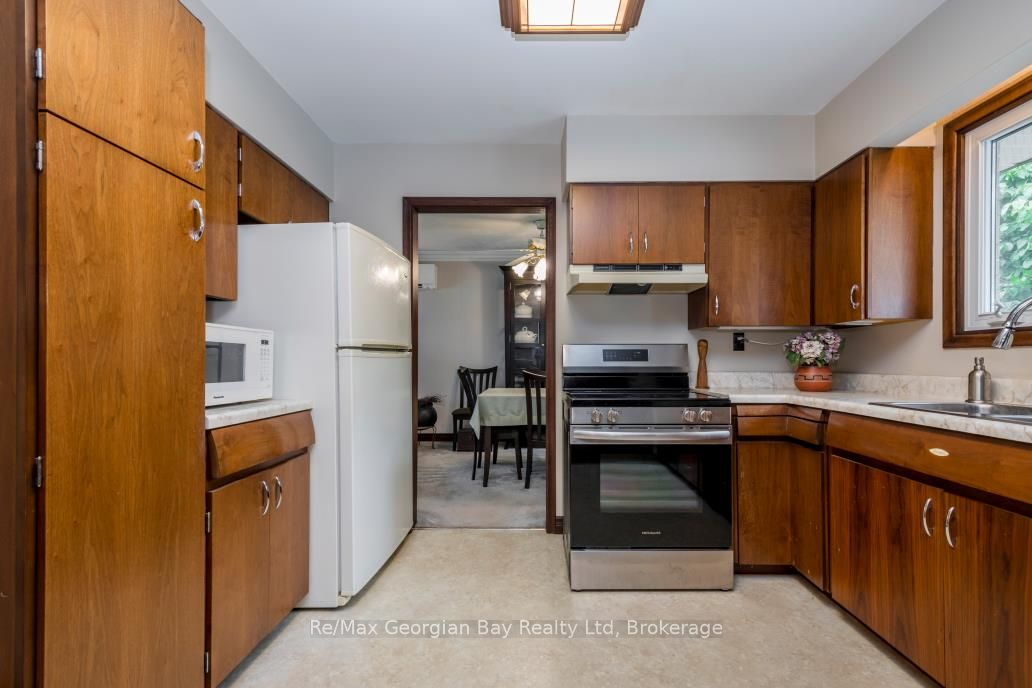52 Gray Street Property Photo 9