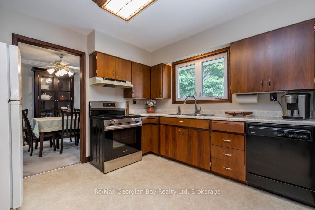 52 Gray Street Property Photo 10
