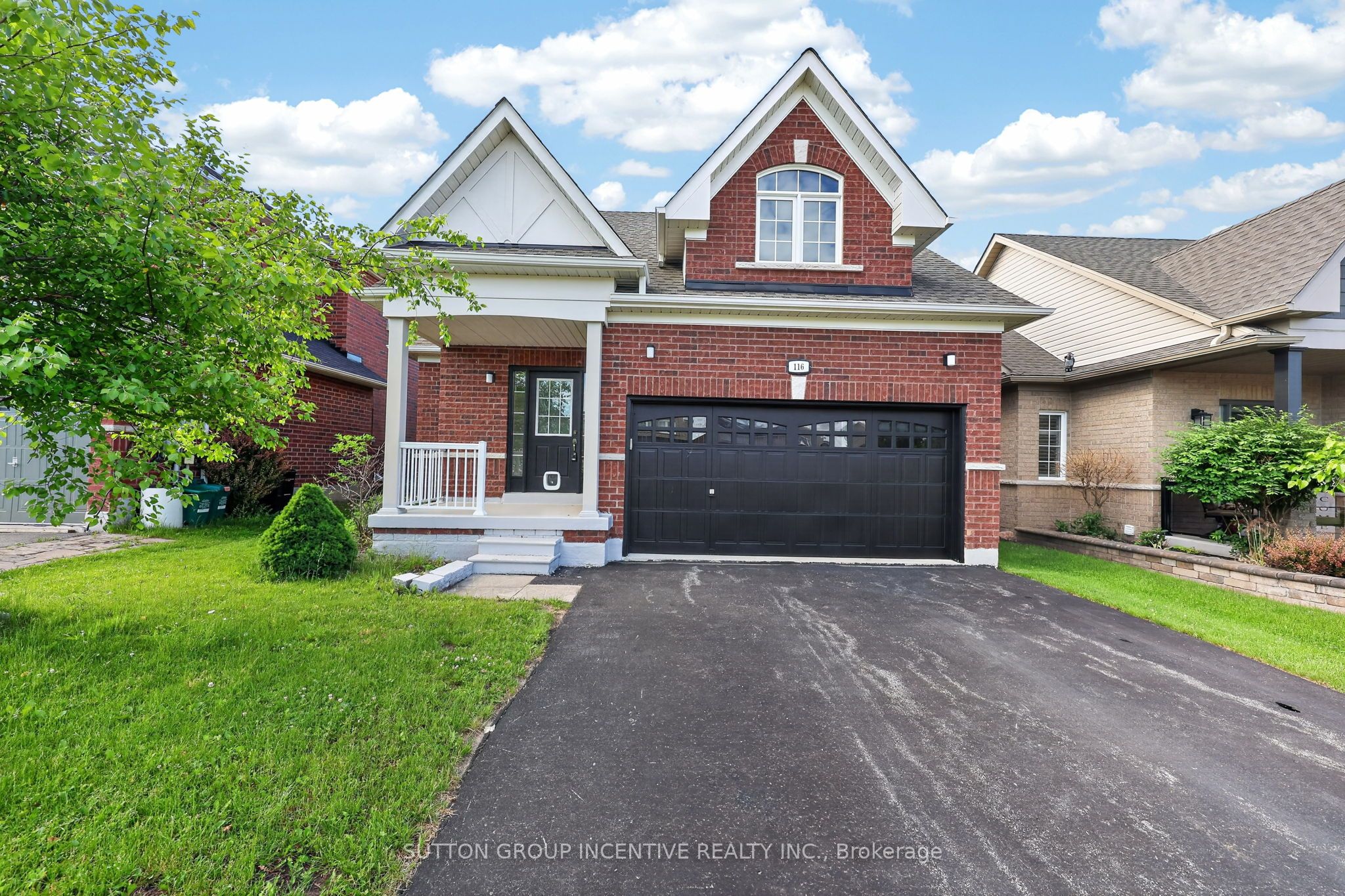 116 Sun King Crescent Property Photo 1