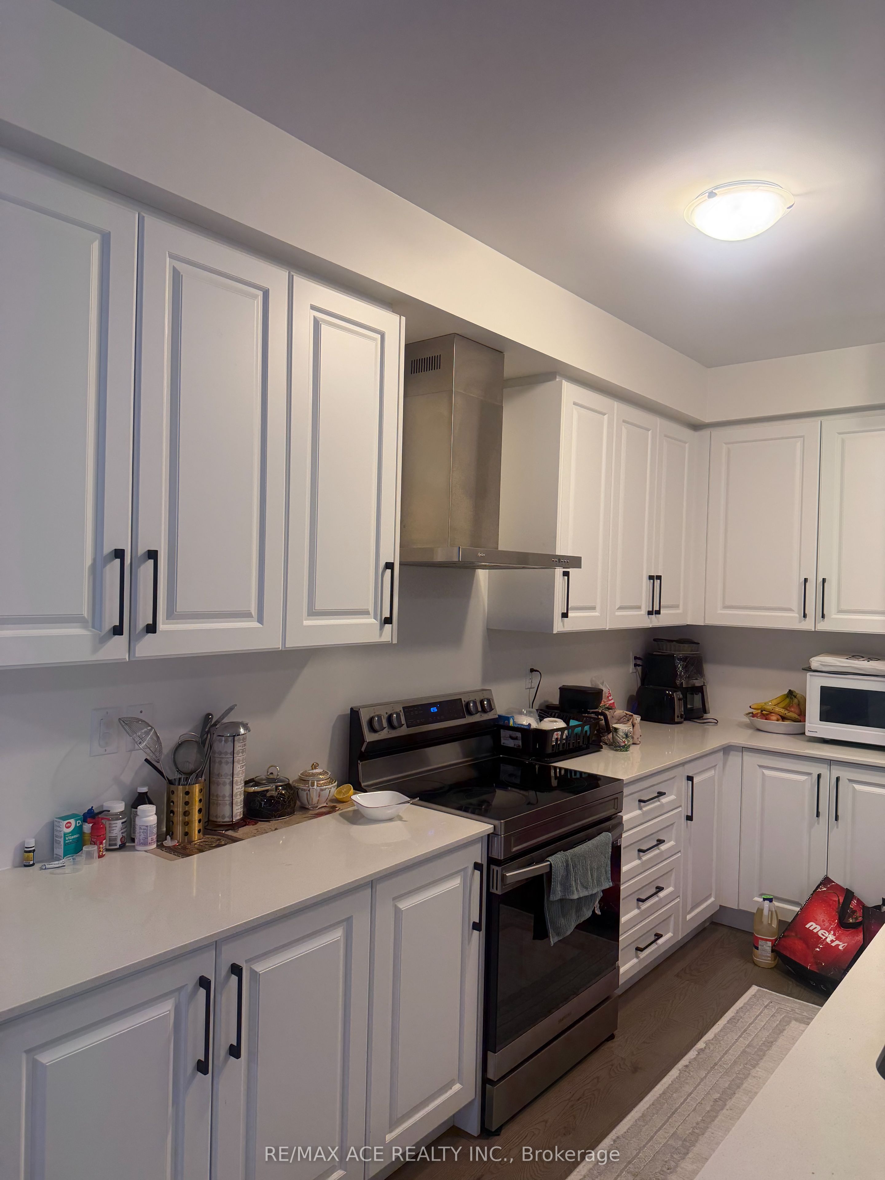 94 Phoenix Boulevard Property Photo 2