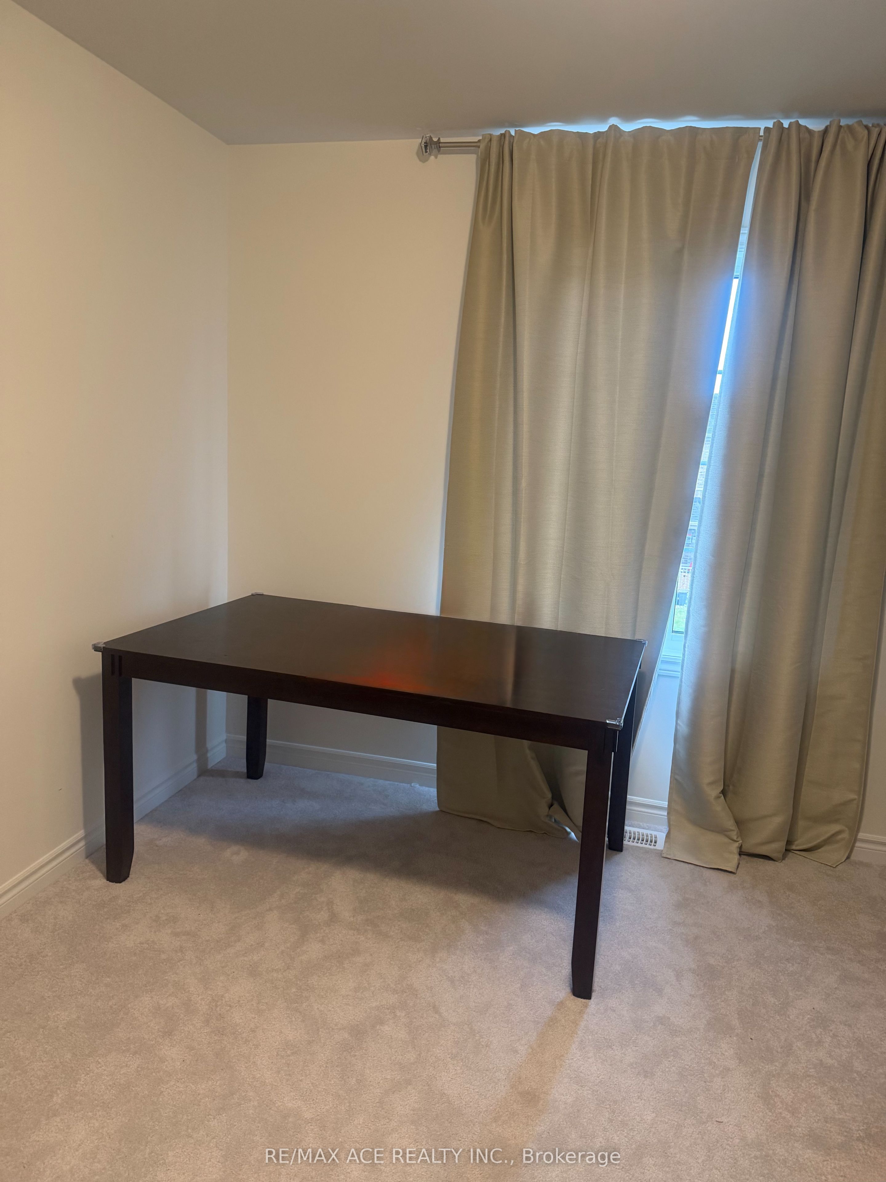94 Phoenix Boulevard Property Photo 8