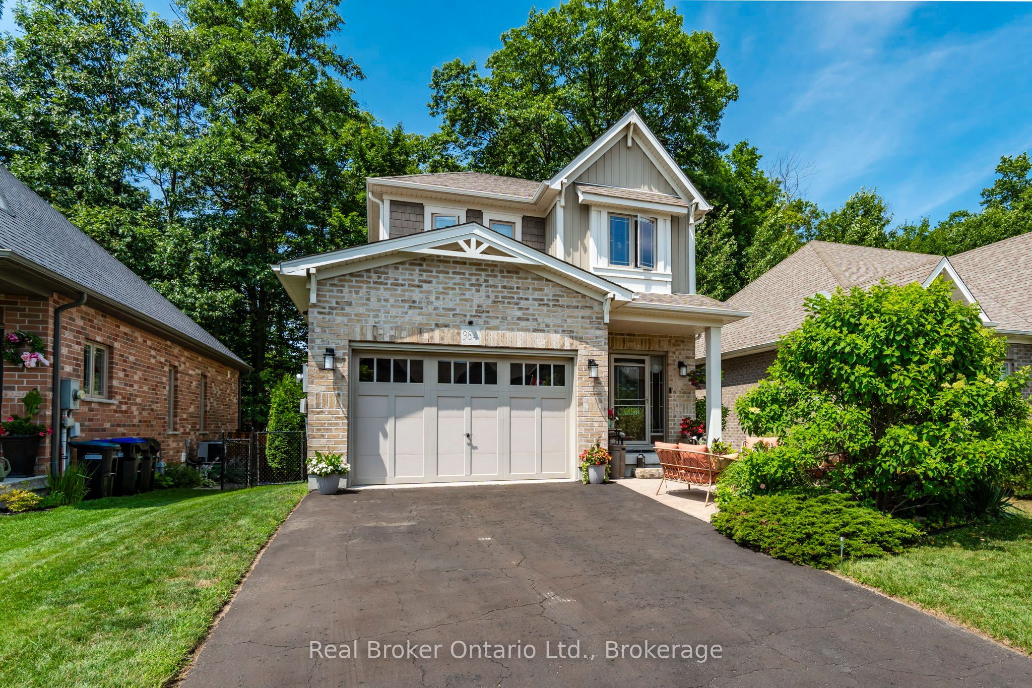 984 Cook Drive Property Photo 1
