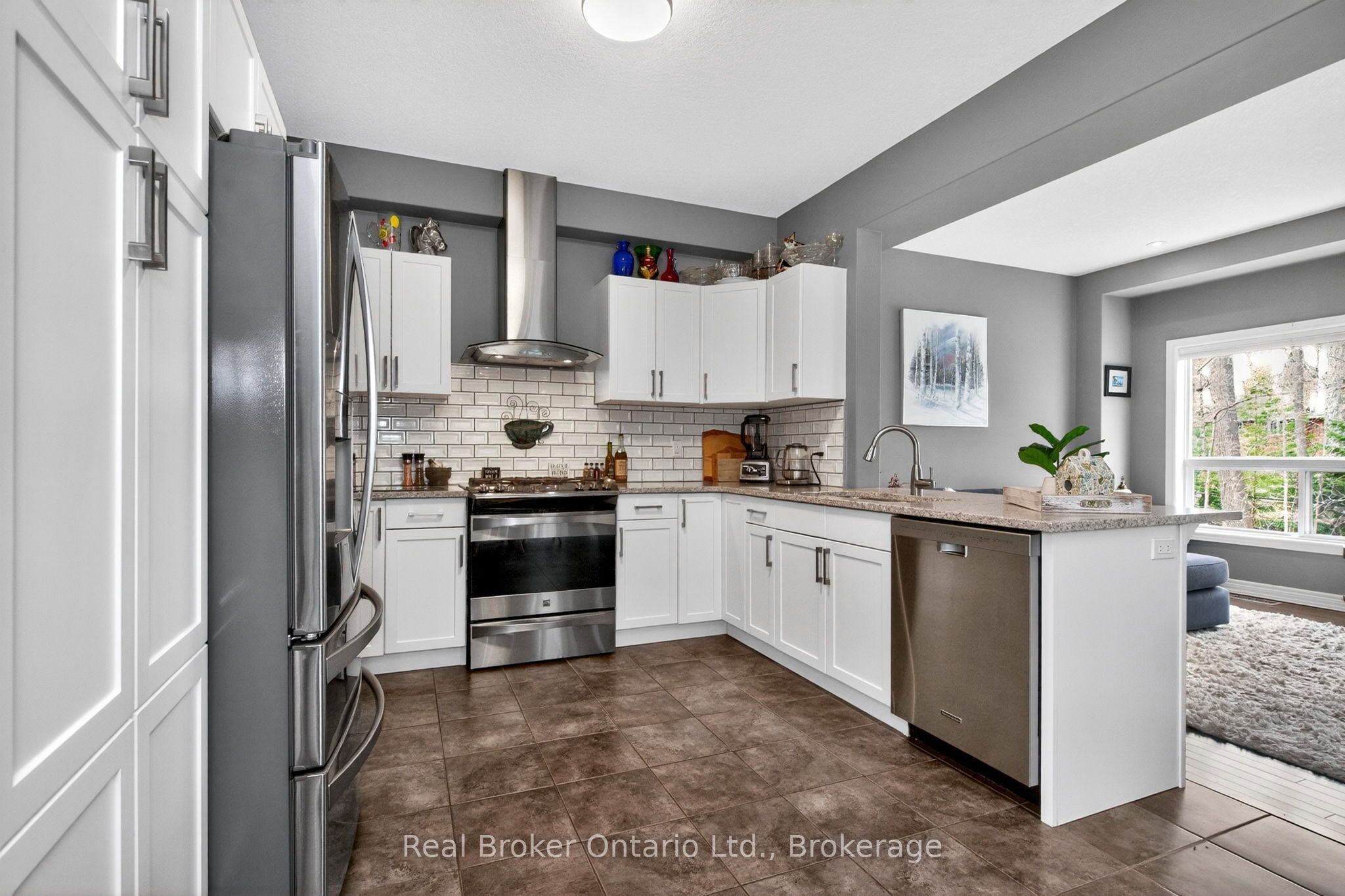 984 Cook Drive Property Photo 8