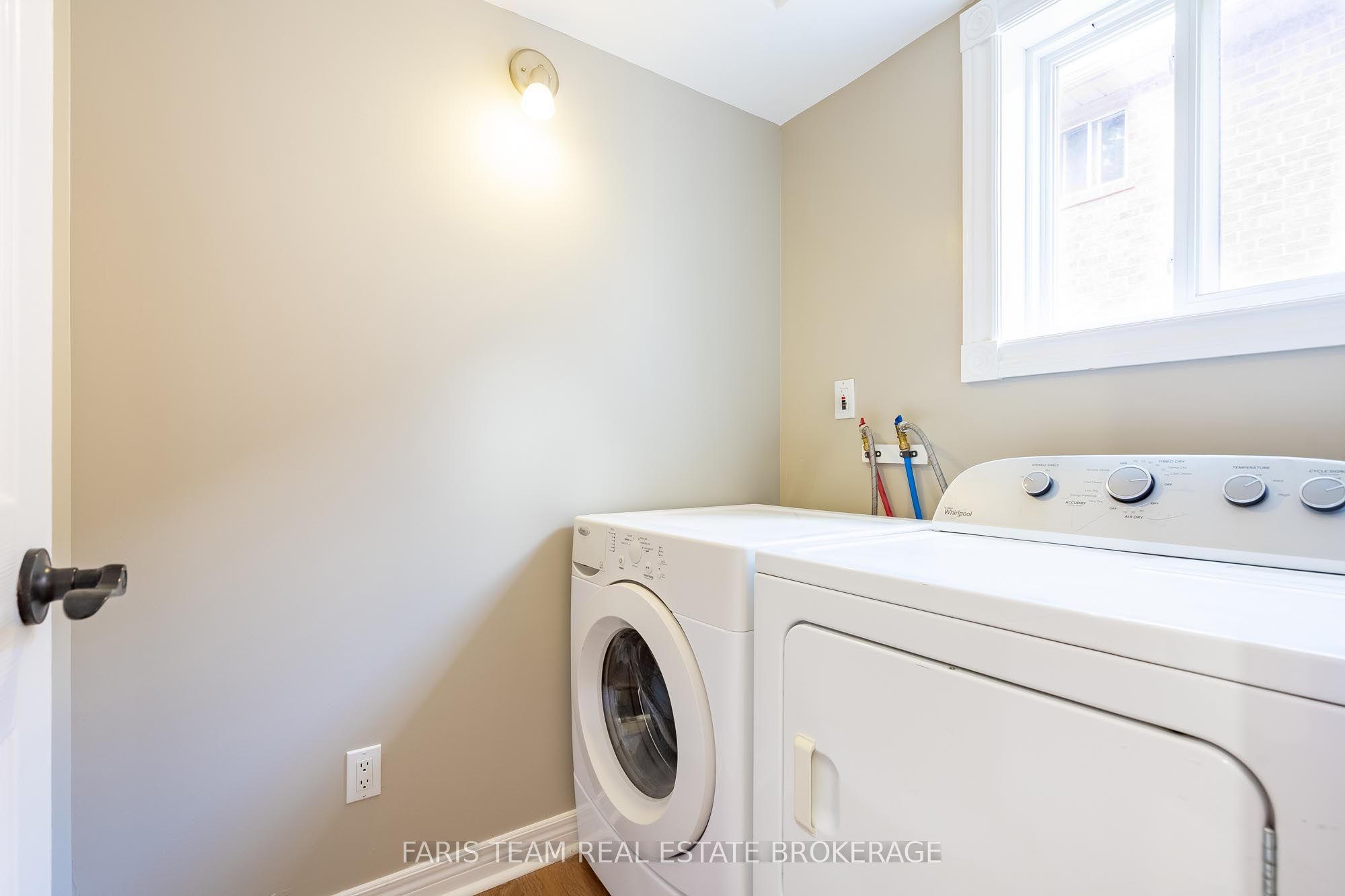 186 Ferndale Drive S Property Photo 18