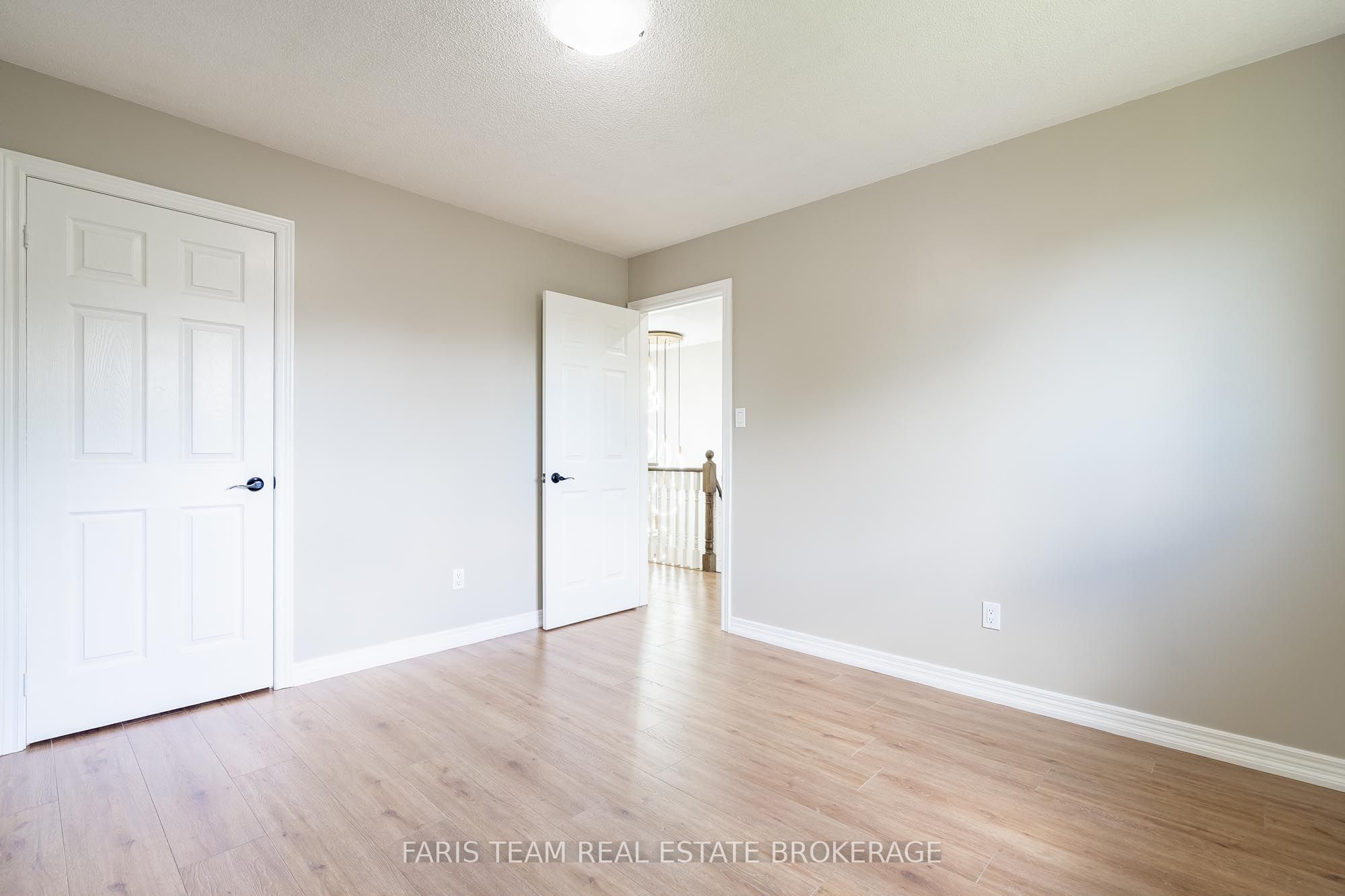 186 Ferndale Drive S Property Photo 25