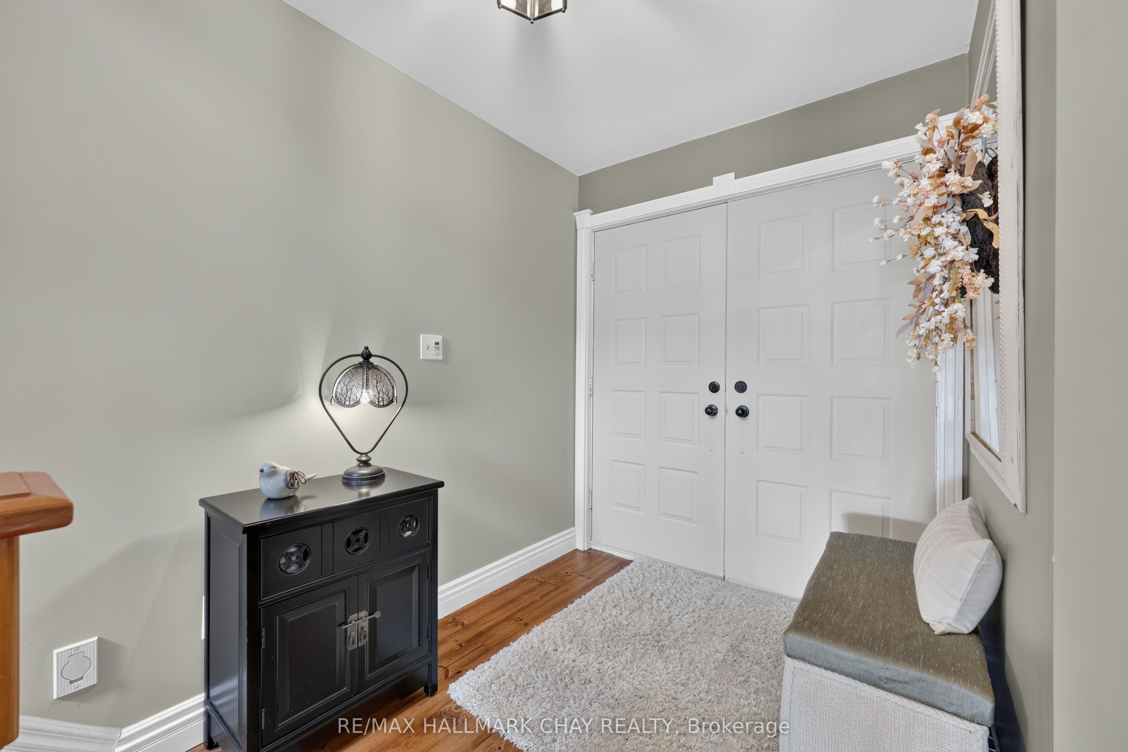 2289 Lakeshore Road E Property Photo 16