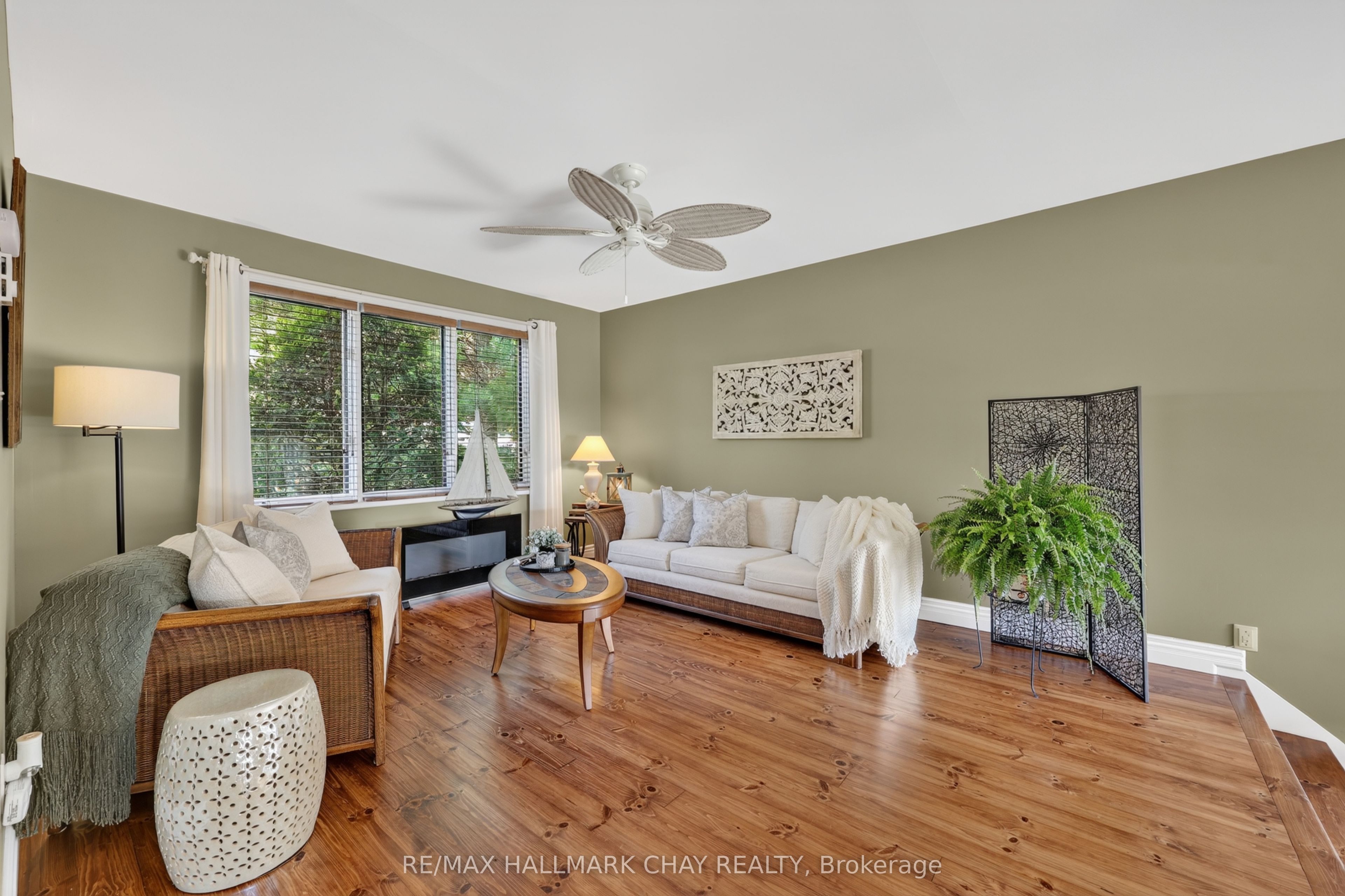 2289 Lakeshore Road E Property Photo 32